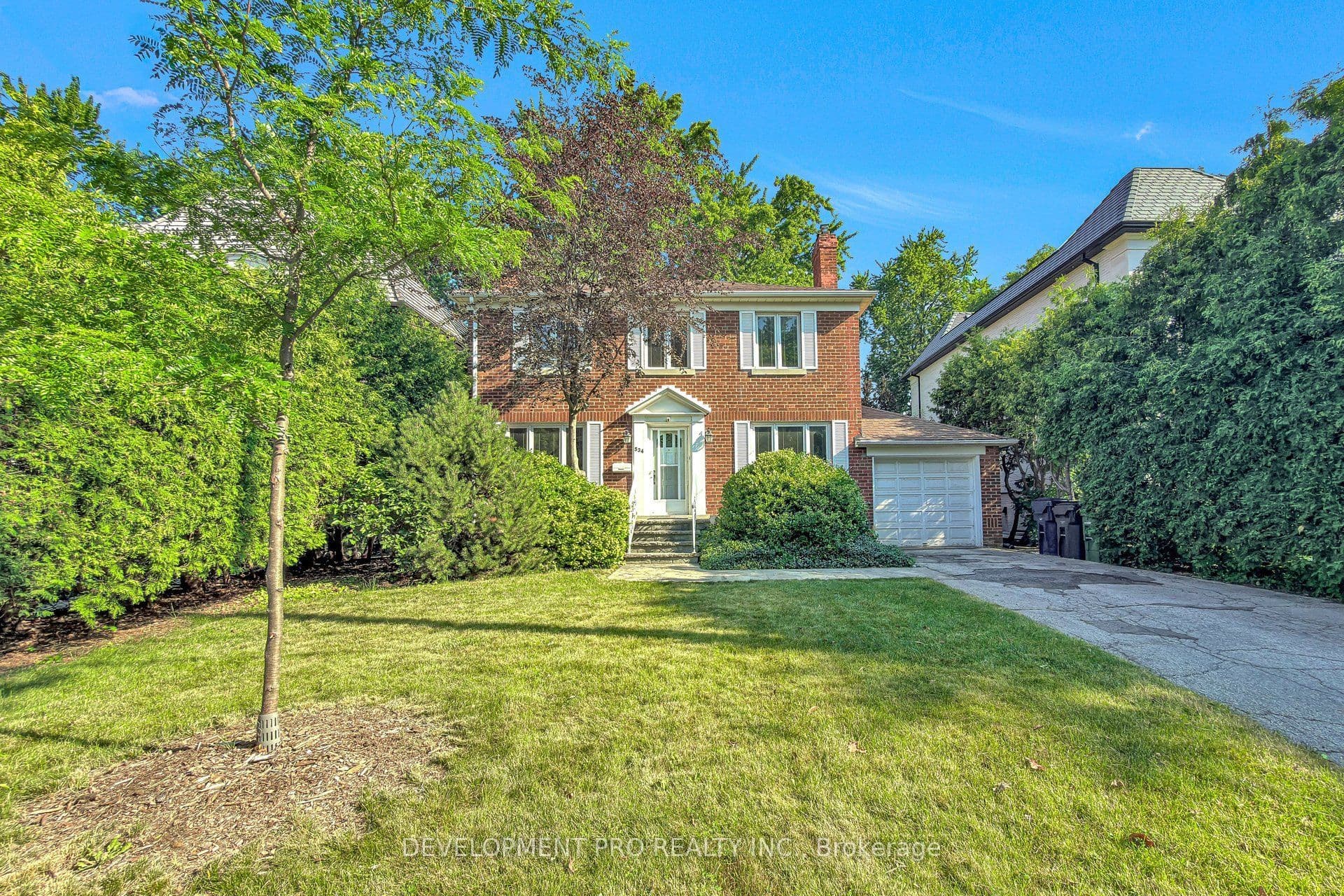 534 Deloraine Avenue, Toronto, ON M5M 2C3