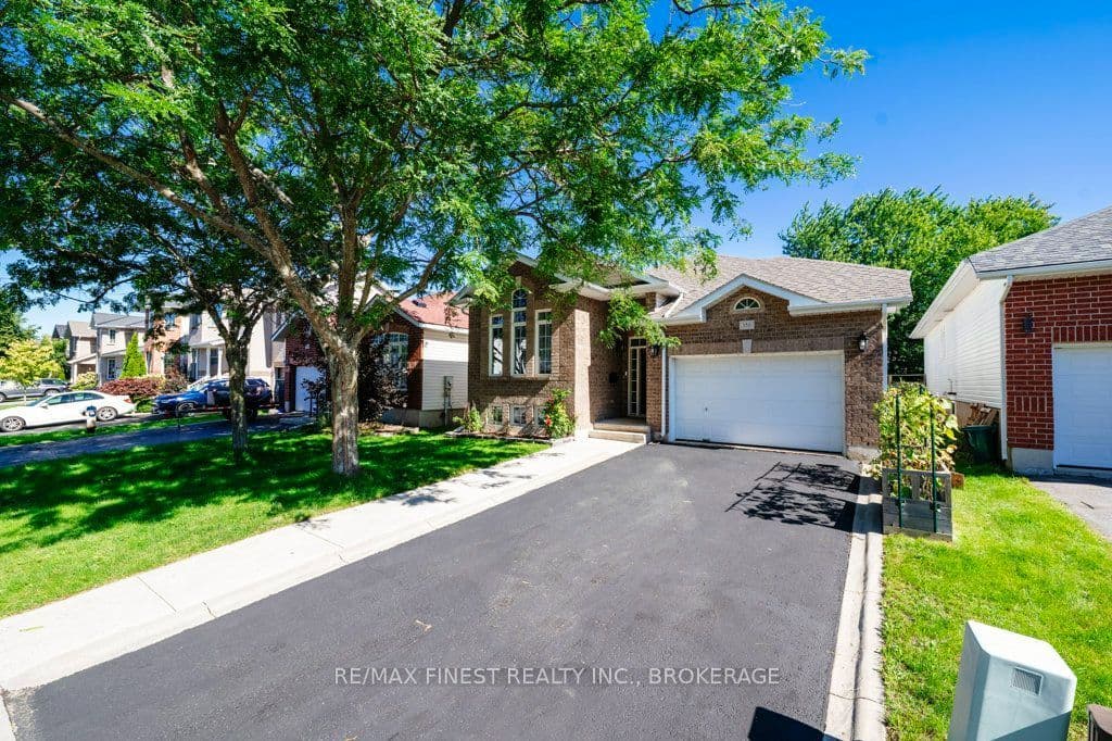 380 Quarry Pond Court, Kingston, ON K7K 7L3