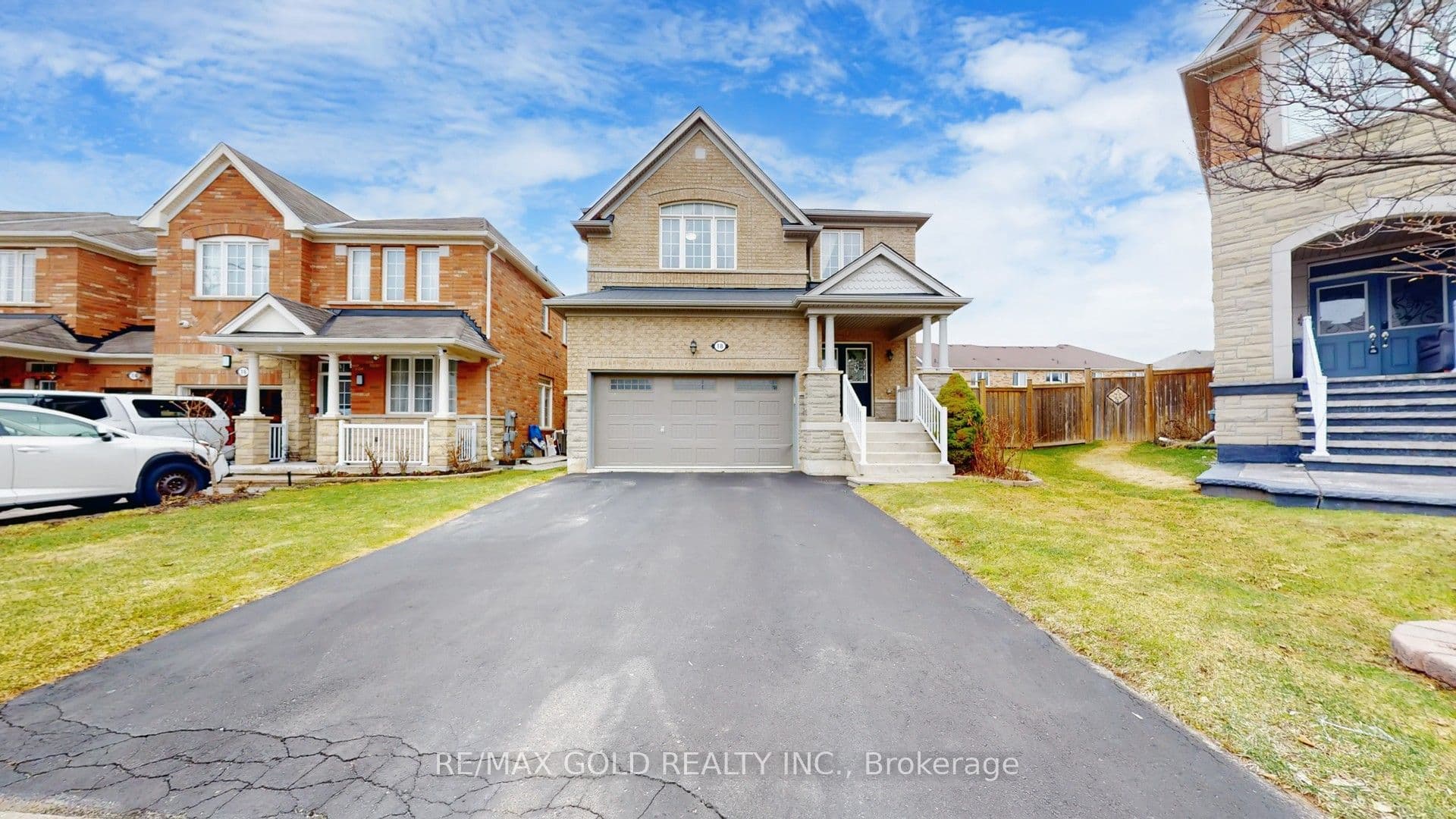 18 Kawana Road, Brampton, ON L6Y 0W2