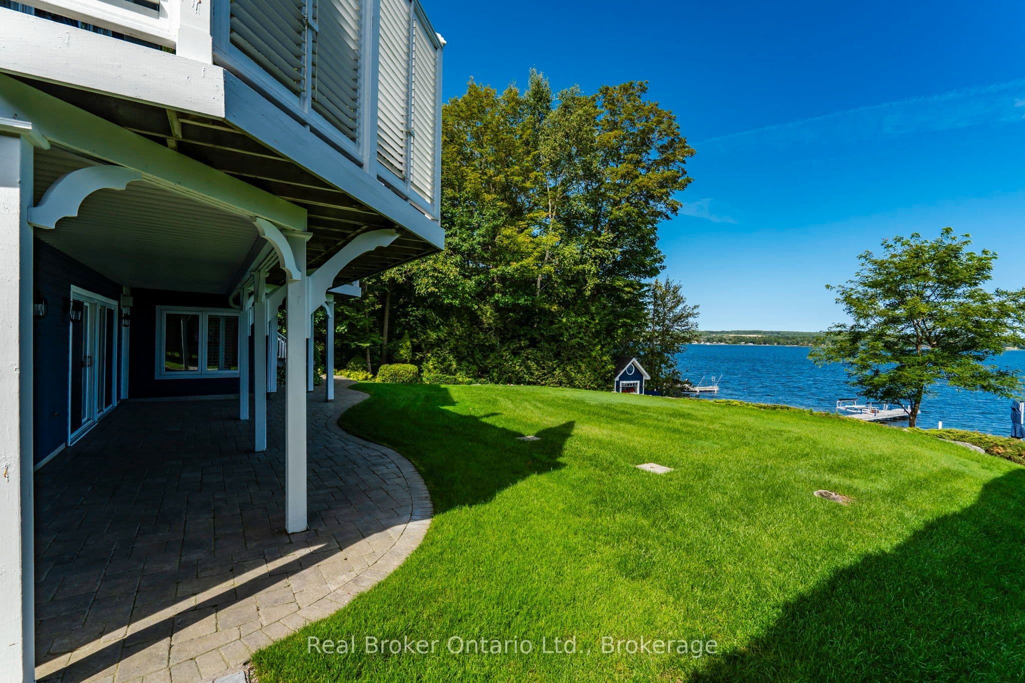 192 Gilwood Park Drive, Penetanguishene, ON L9M 1Z6