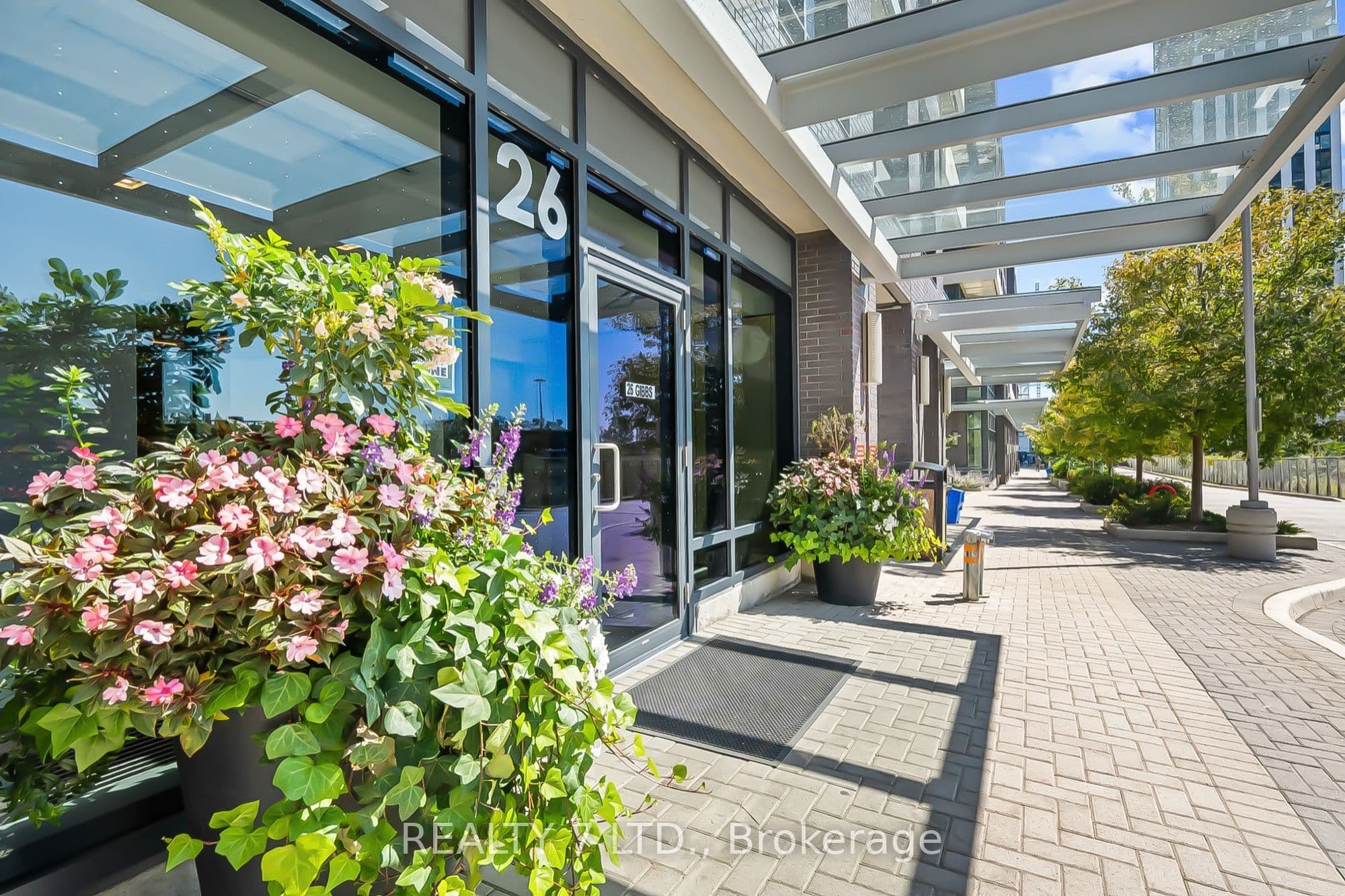 26 Gibbs Road 1033, Toronto, ON M9B 0E3