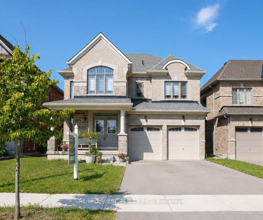 206 Dog Wood Boulevard, East Gwillimbury, ON L9N 0X1