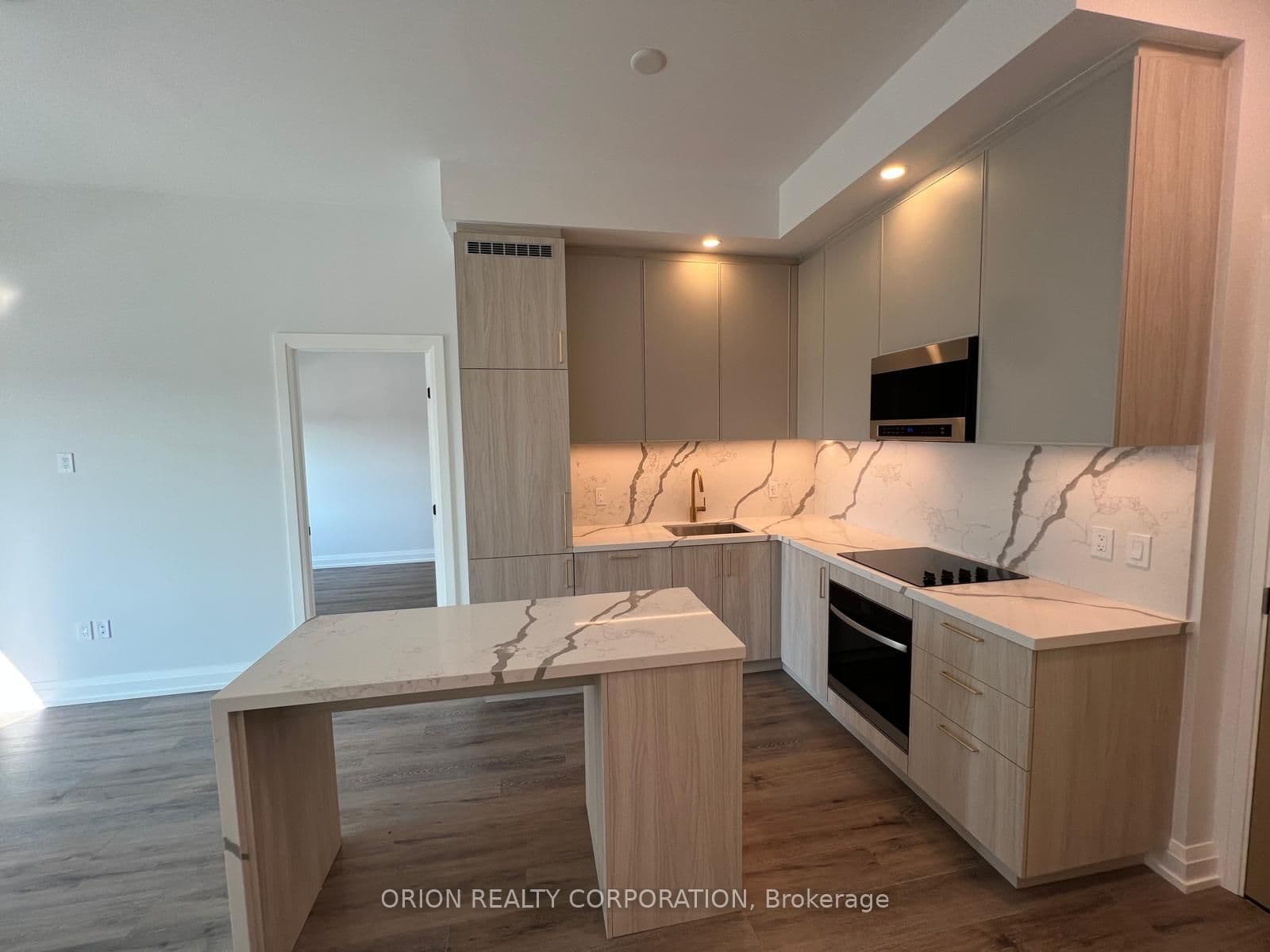 5 Meadowdale Road 208, Vaughan, ON L4K 0C7