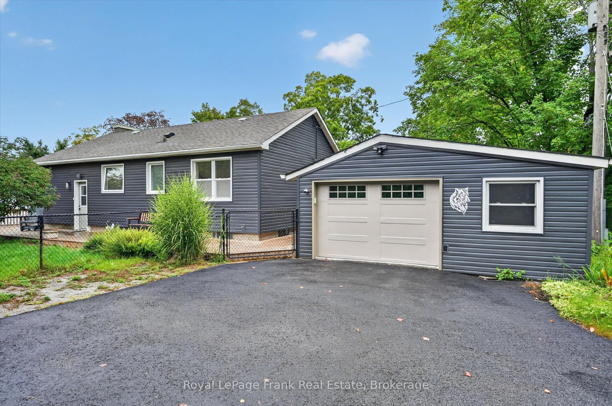 878 Valleyview Drive, Peterborough, ON K9J 6R1