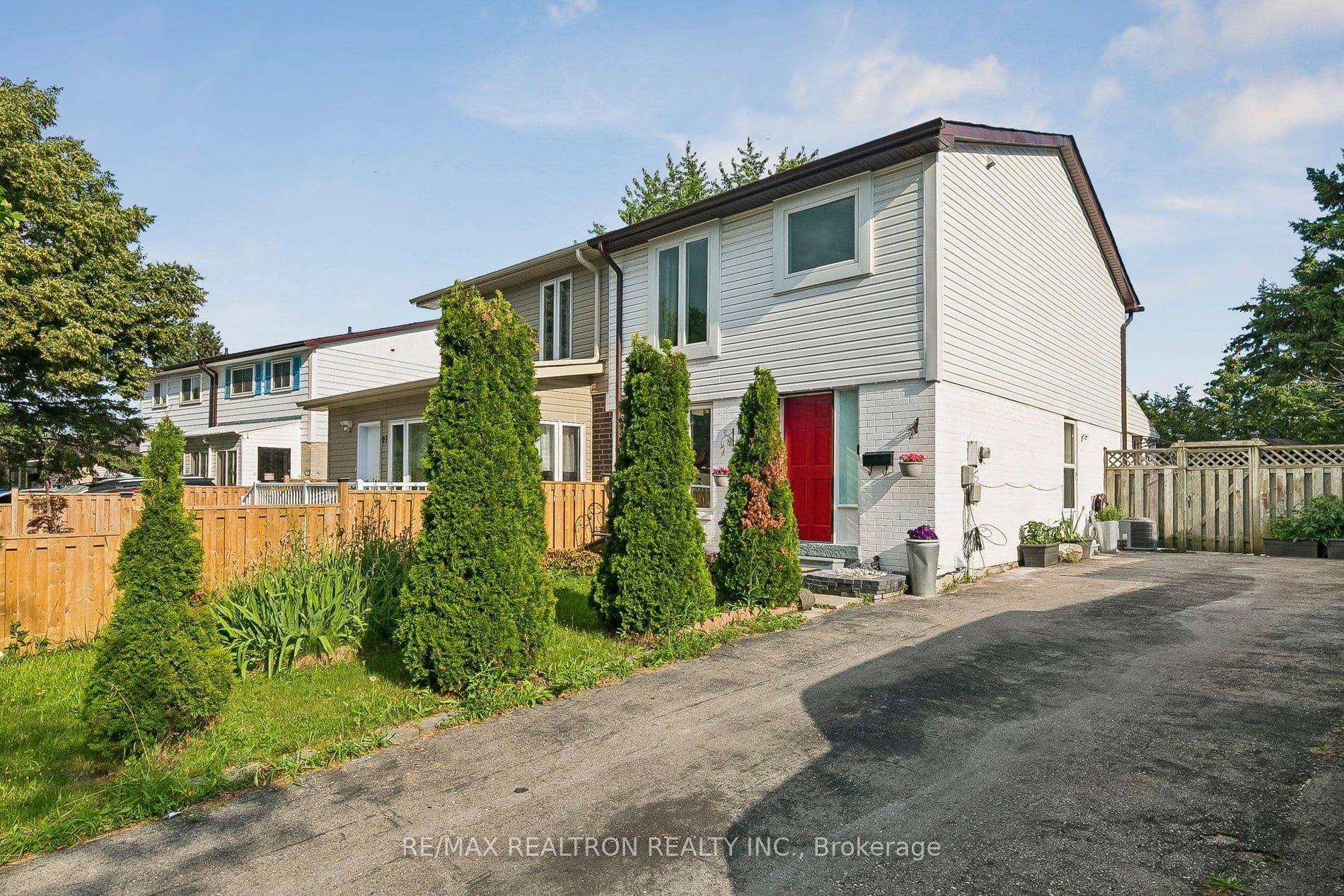 25 Whiteleas Avenue, Toronto, ON M1B 1W8