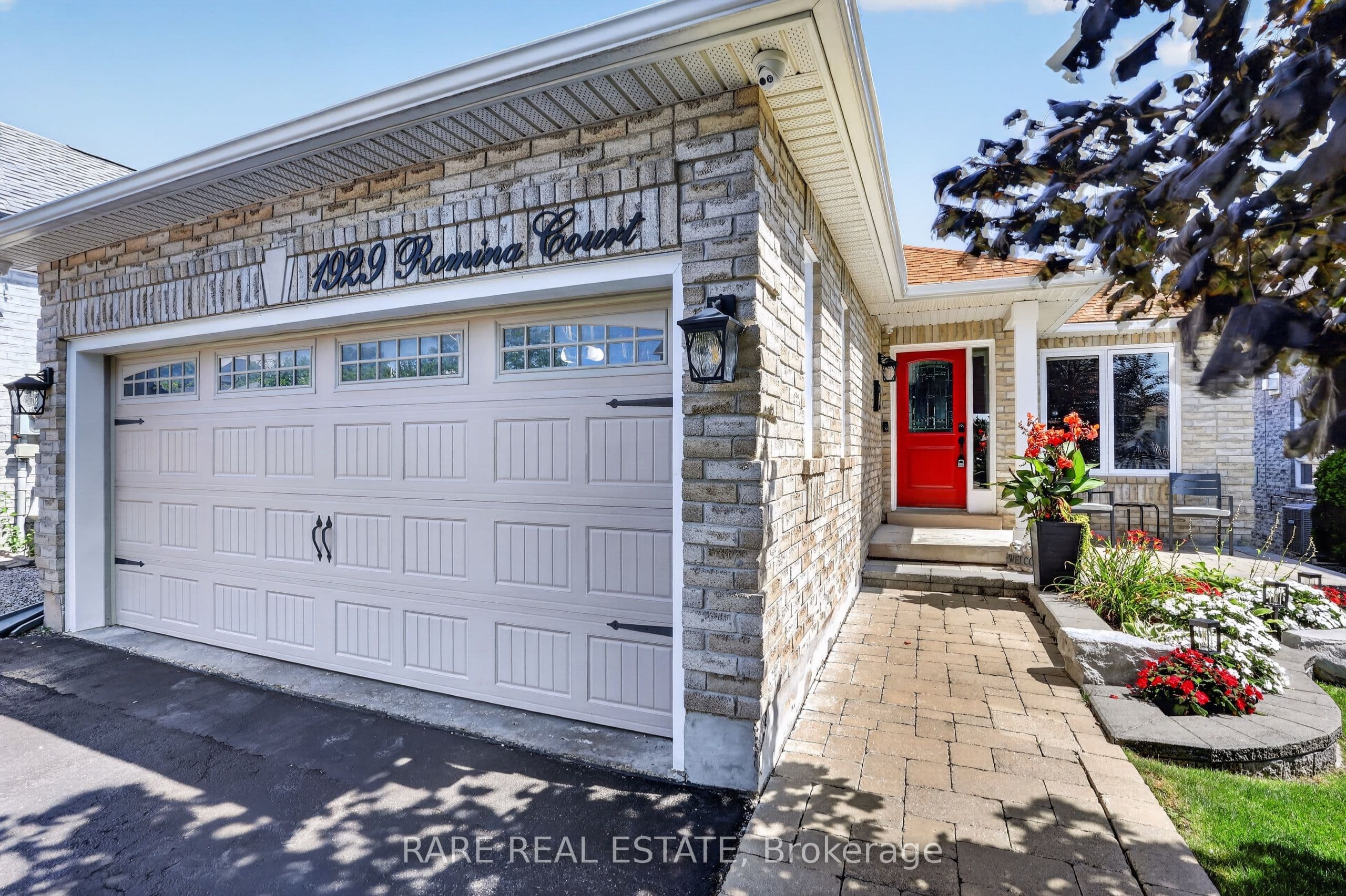 1929 Romina Court, Innisfil, ON L9S 4X9
