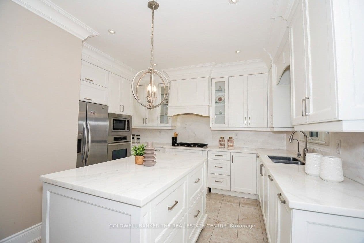 304 Tower Hill Road, Richmond Hill, ON L4E 0A7