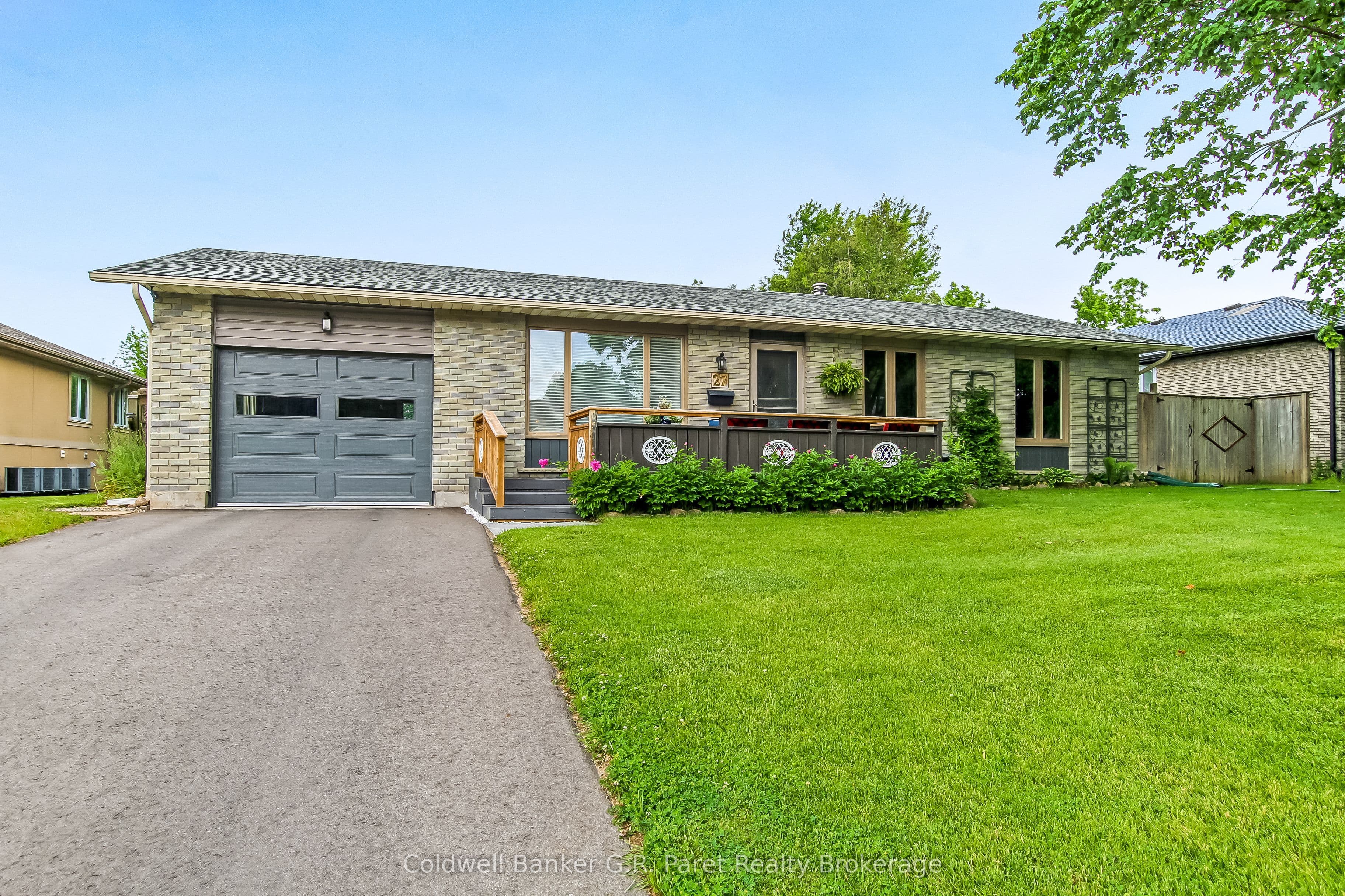 27 Woodcock Drive, Tillsonburg, ON N4G 4M3