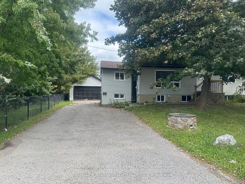 15395 Bayview Avenue, Aurora, ON L4G 0K9