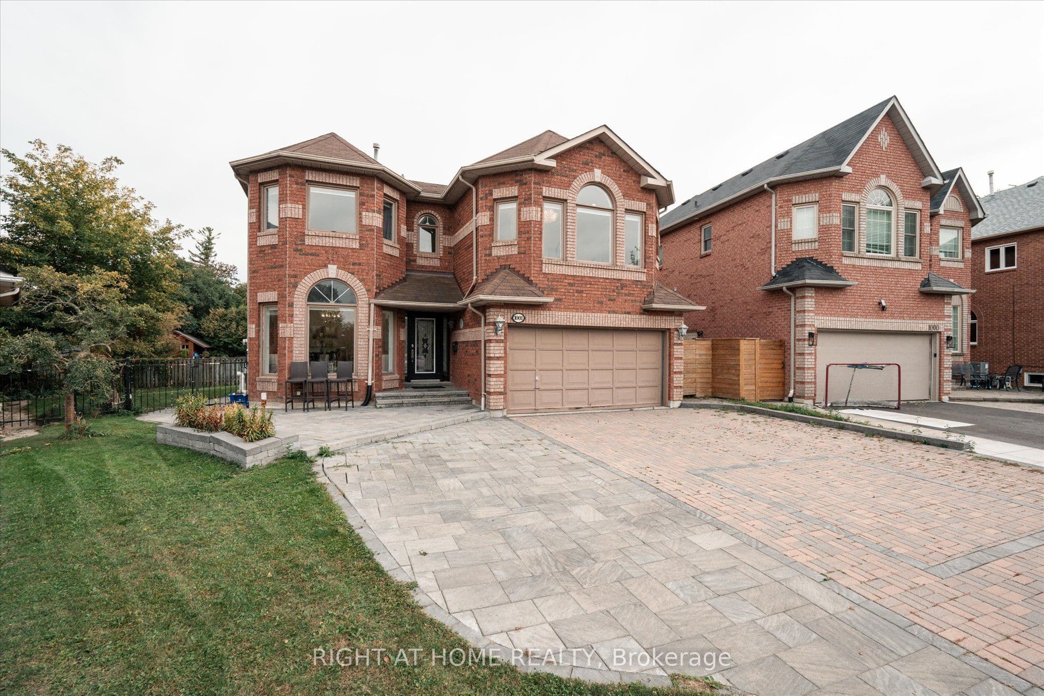 1001 Lytton Court, Pickering, ON L1W 3Z2
