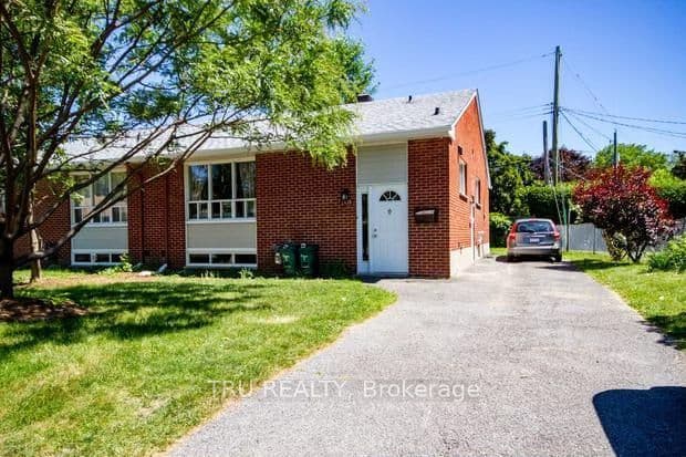 2430 Iris Street B, Parkway Park - Queensway Terrace S and Area, ON K2C 1C6
