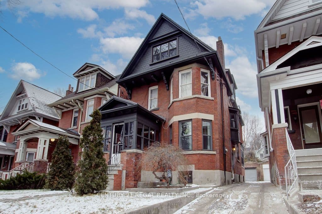 186 Grenadier Road, Toronto, ON M6R 1R7