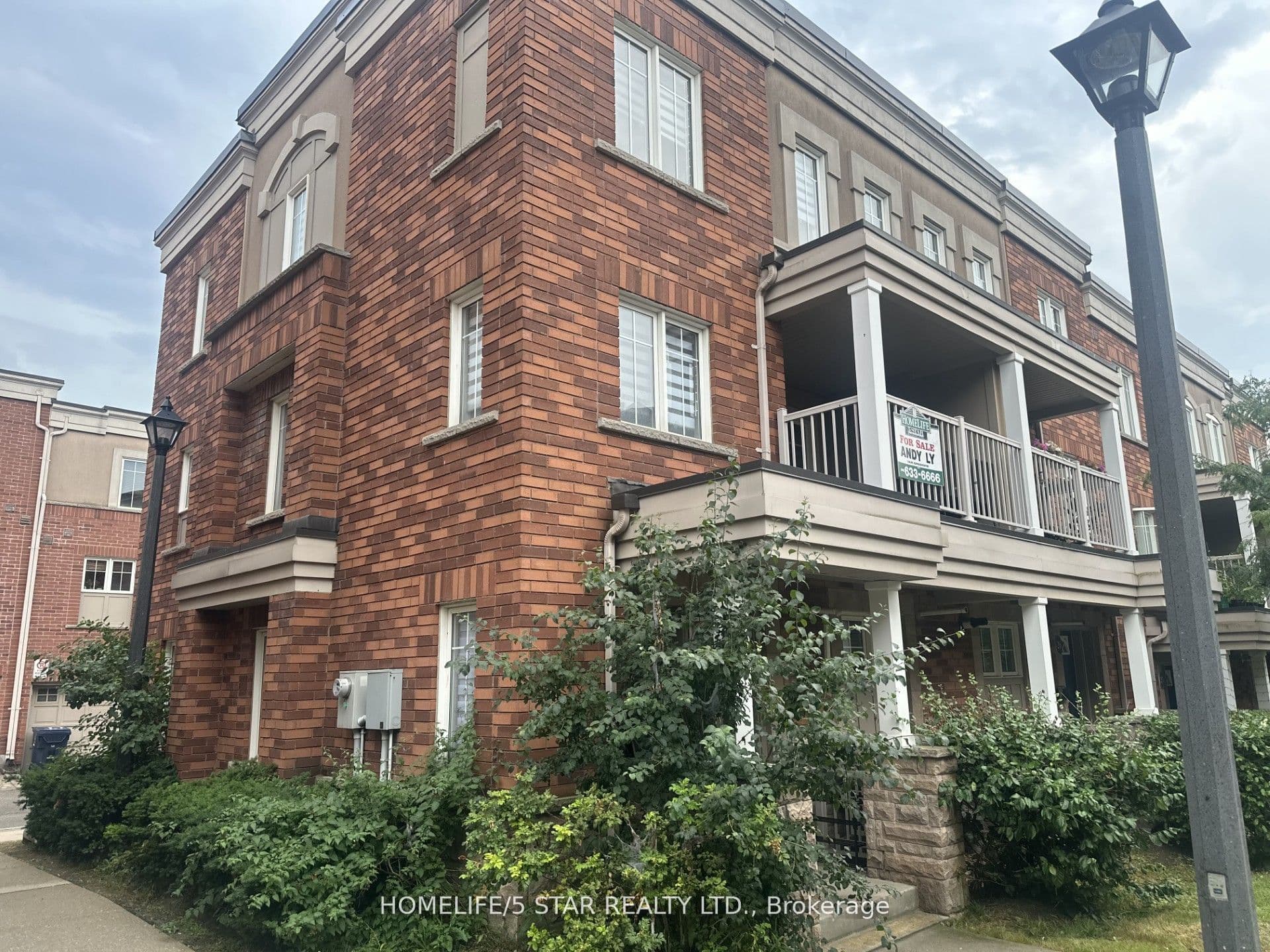 375 Cook Road 27, Toronto, ON M3J 3T6