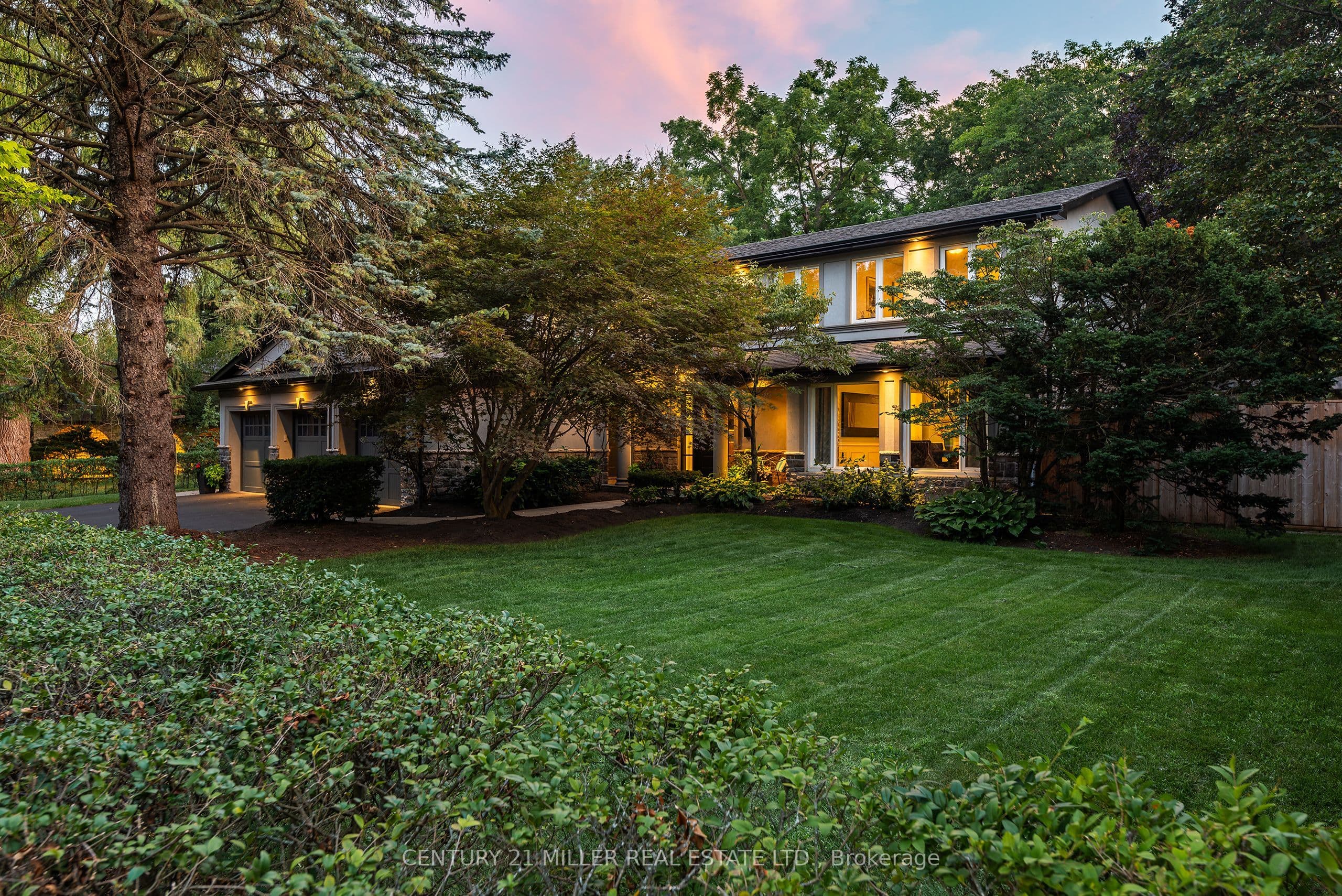 240 Colchester Drive, Oakville, ON L6J 5S5