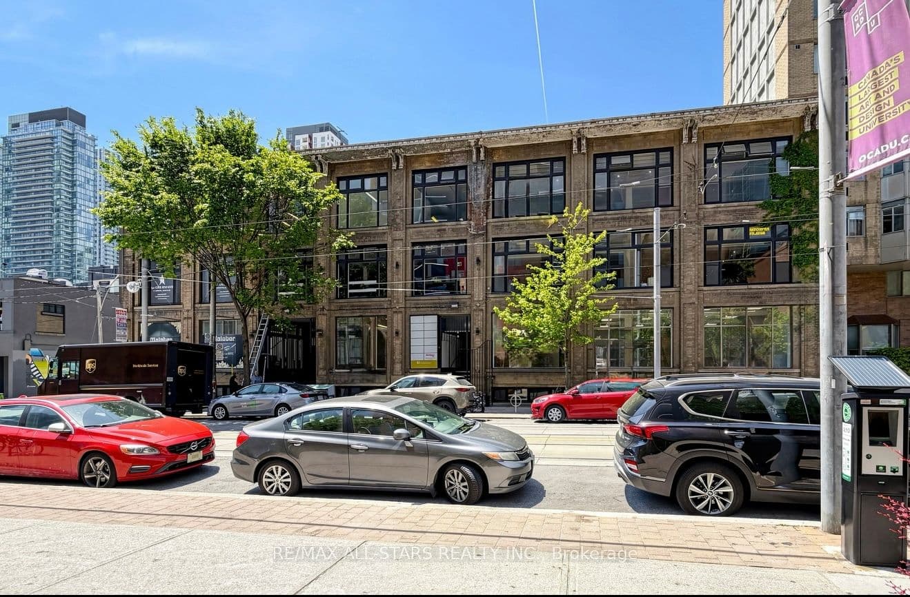14 Mccaul Street 304, Toronto, ON M5T 1V6