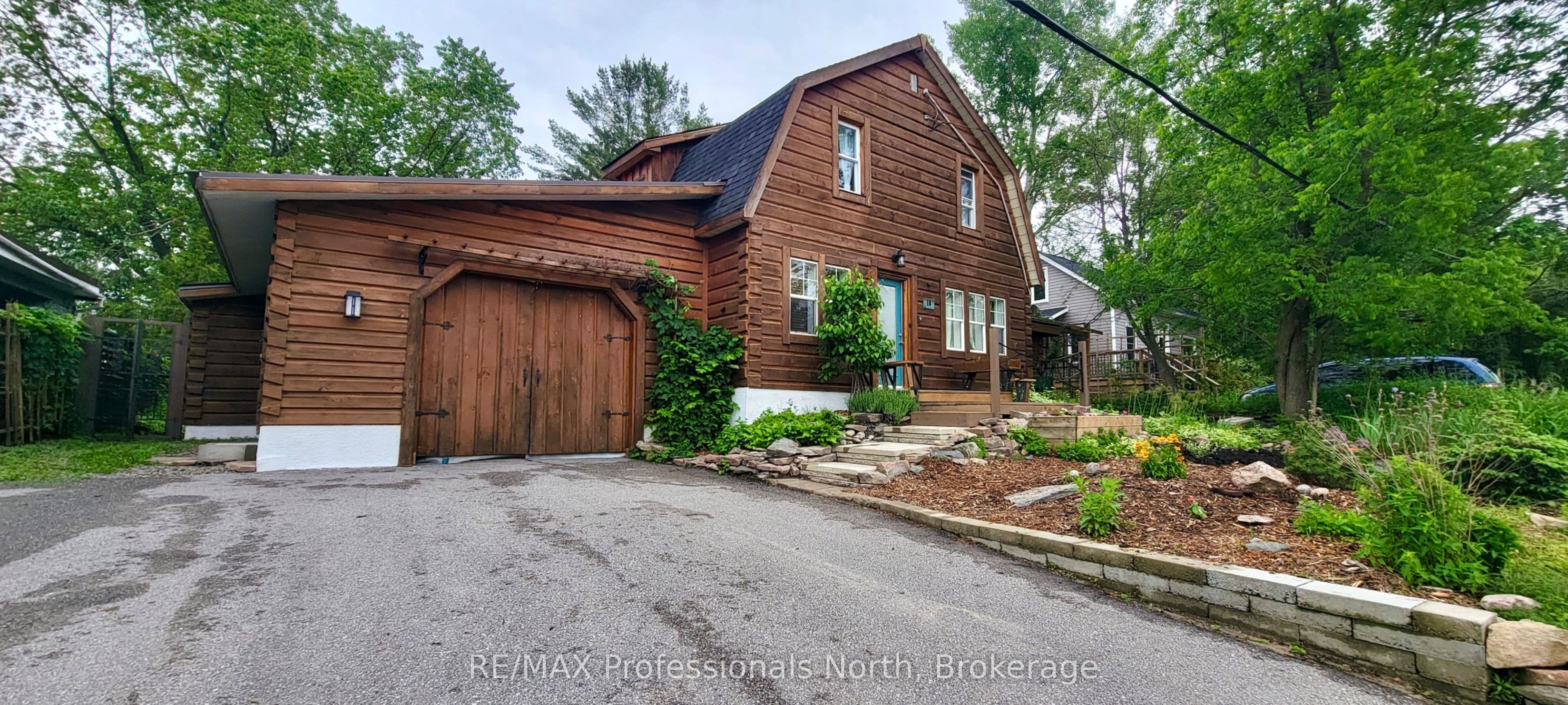 18 St. Germaine Street, Minden Hills, ON K0M 2K0