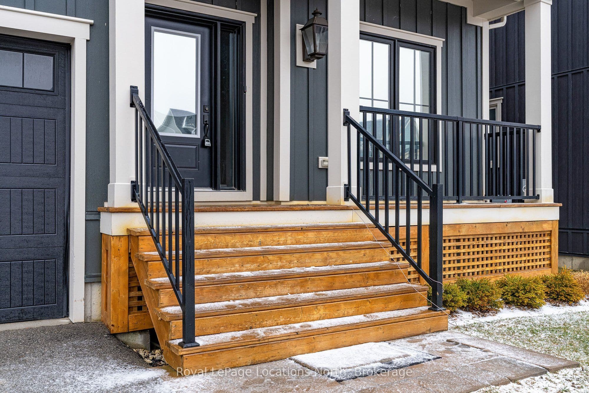 195 Courtland Street W, Blue Mountains, ON L9Y 4E4