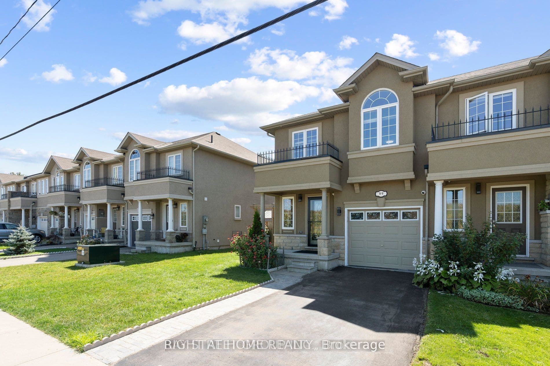89 Penny Lane, Hamilton, ON L8J 0G2