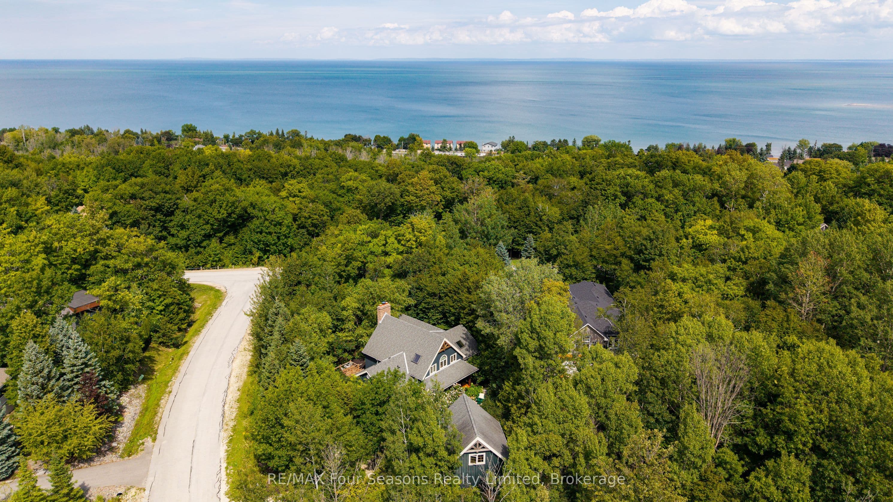 129 Davos Drive, Blue Mountains, ON L9Y 0S9