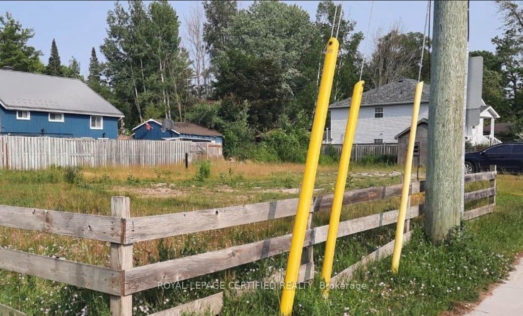 3097 Mosley Street, Wasaga Beach, ON L9Z 1W6