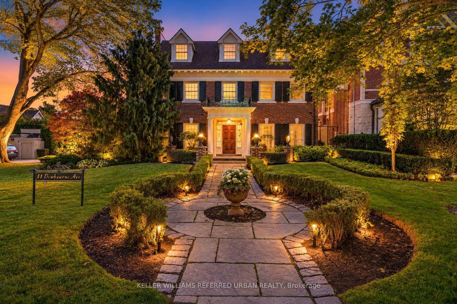 11 Dewbourne Avenue, Toronto, ON M5P 1Z3