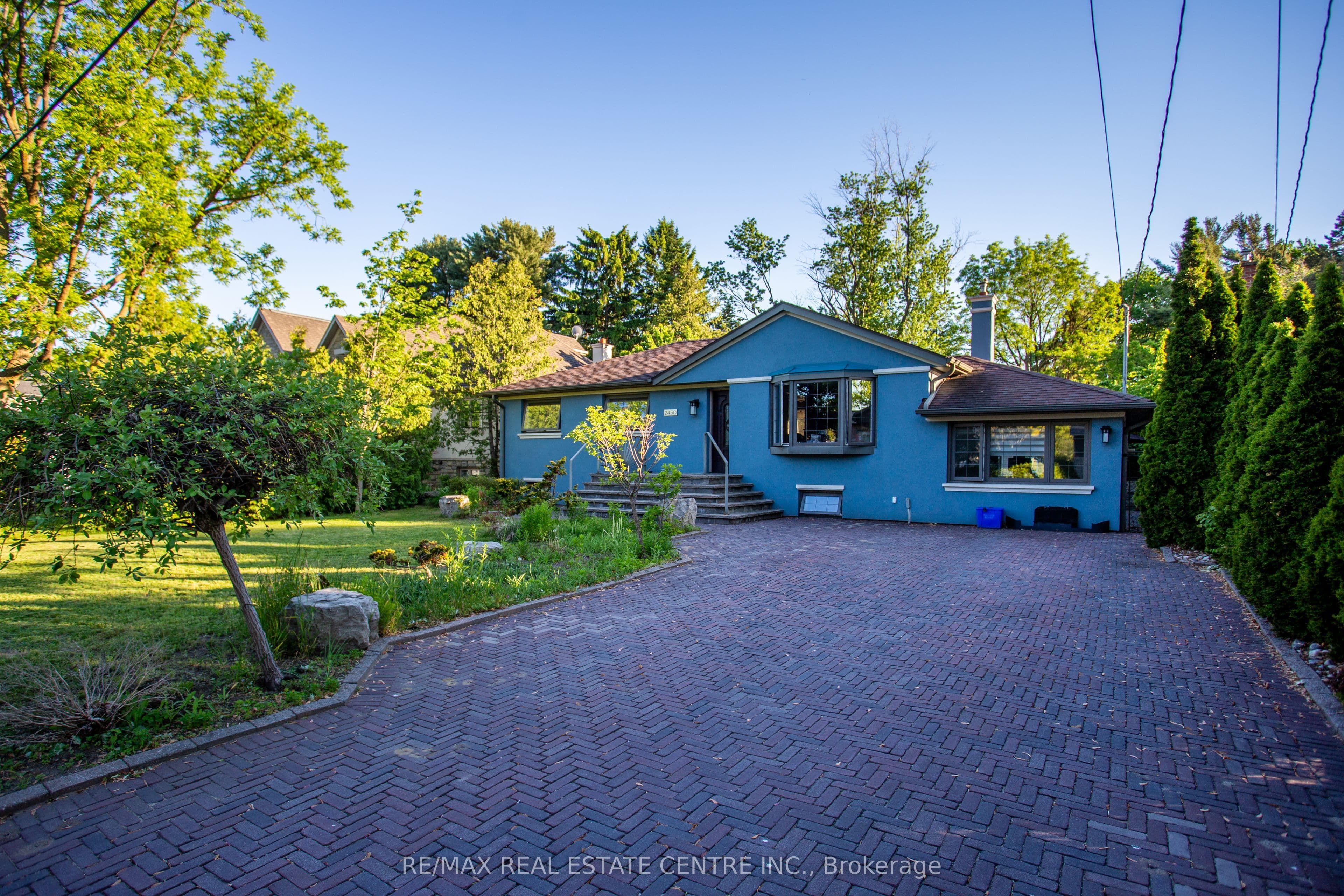 2450 Edenhurst Drive, Mississauga, ON L5A 2K9