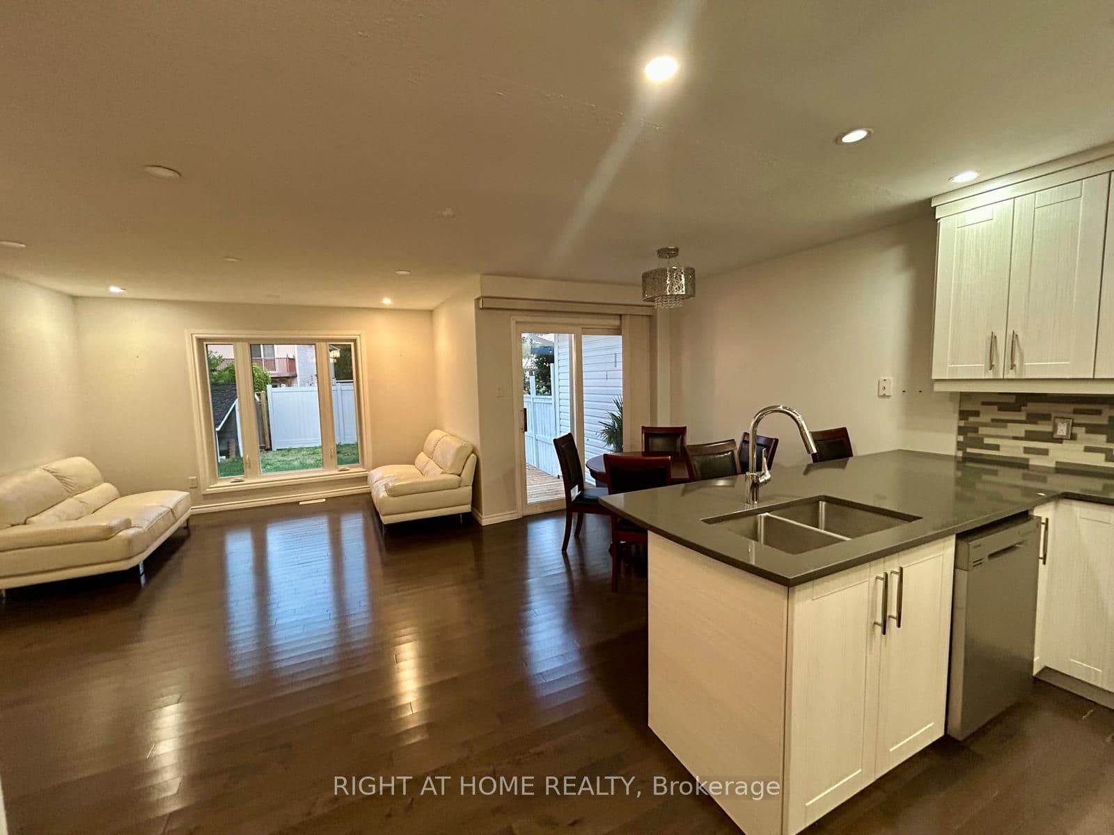 32 Saffron Court, Barrhaven, ON K2J 4R7