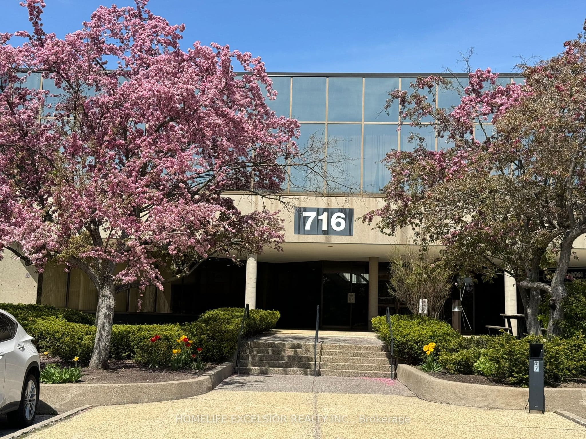 716 Gordon Baker Road 204A, Toronto, ON M2H 3B4