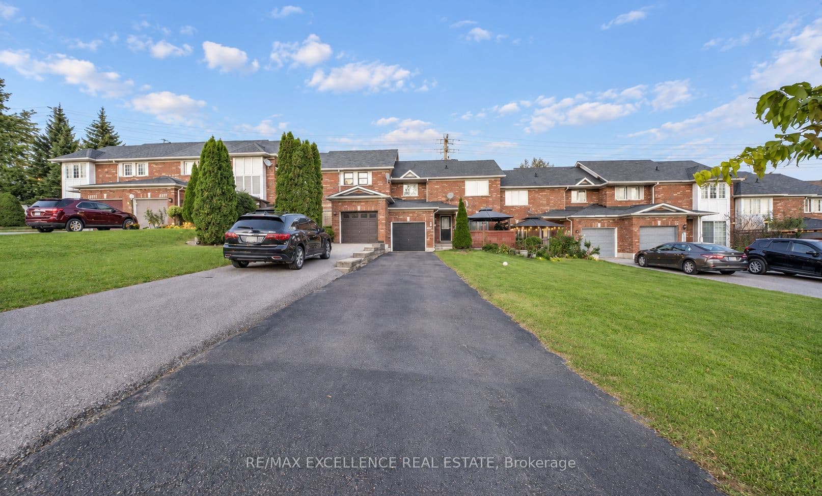 2371 Clearside Court, Pickering, ON L1X 2T9