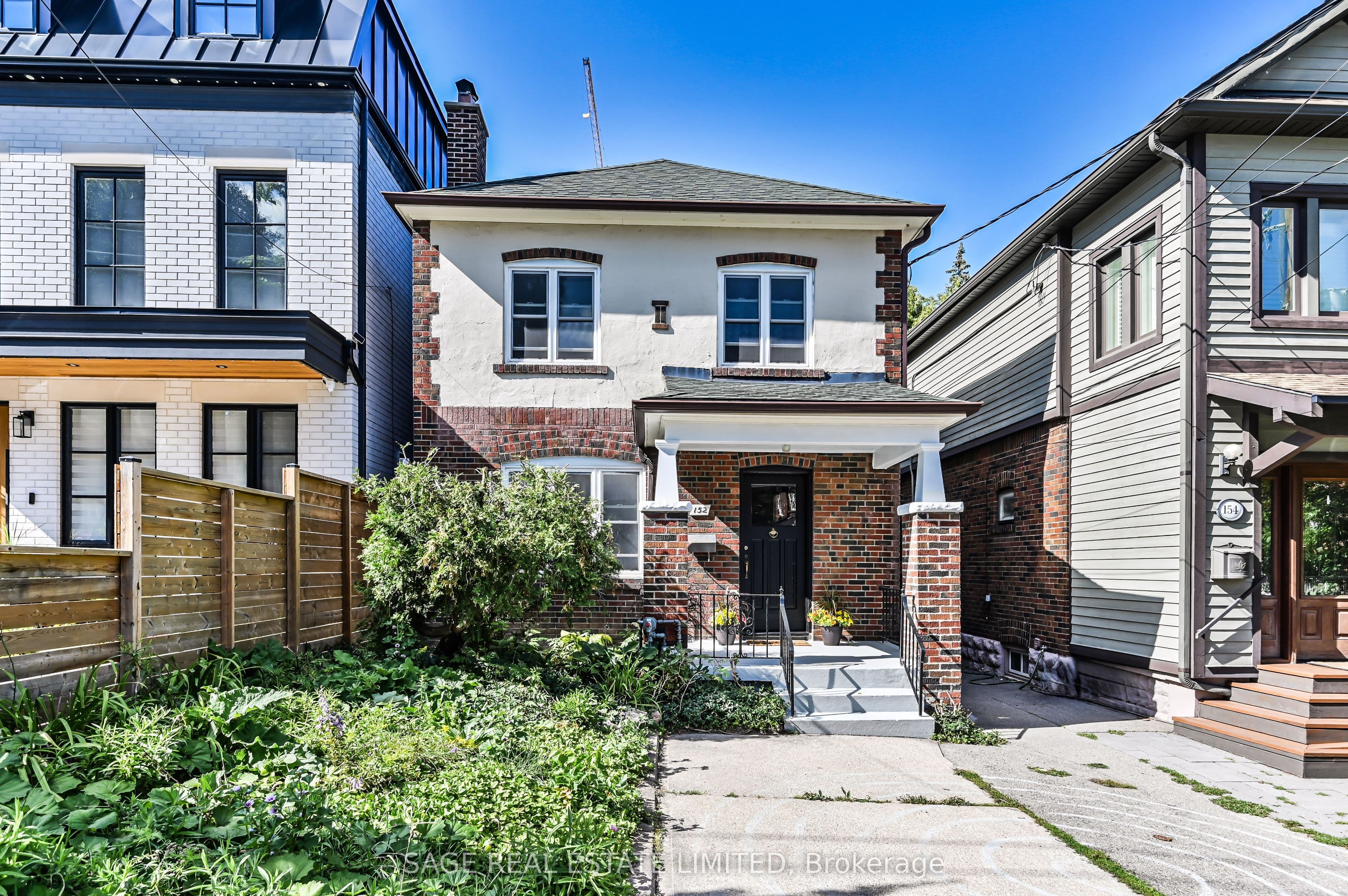 152 Manor Road E, Toronto, ON M4S 1R6