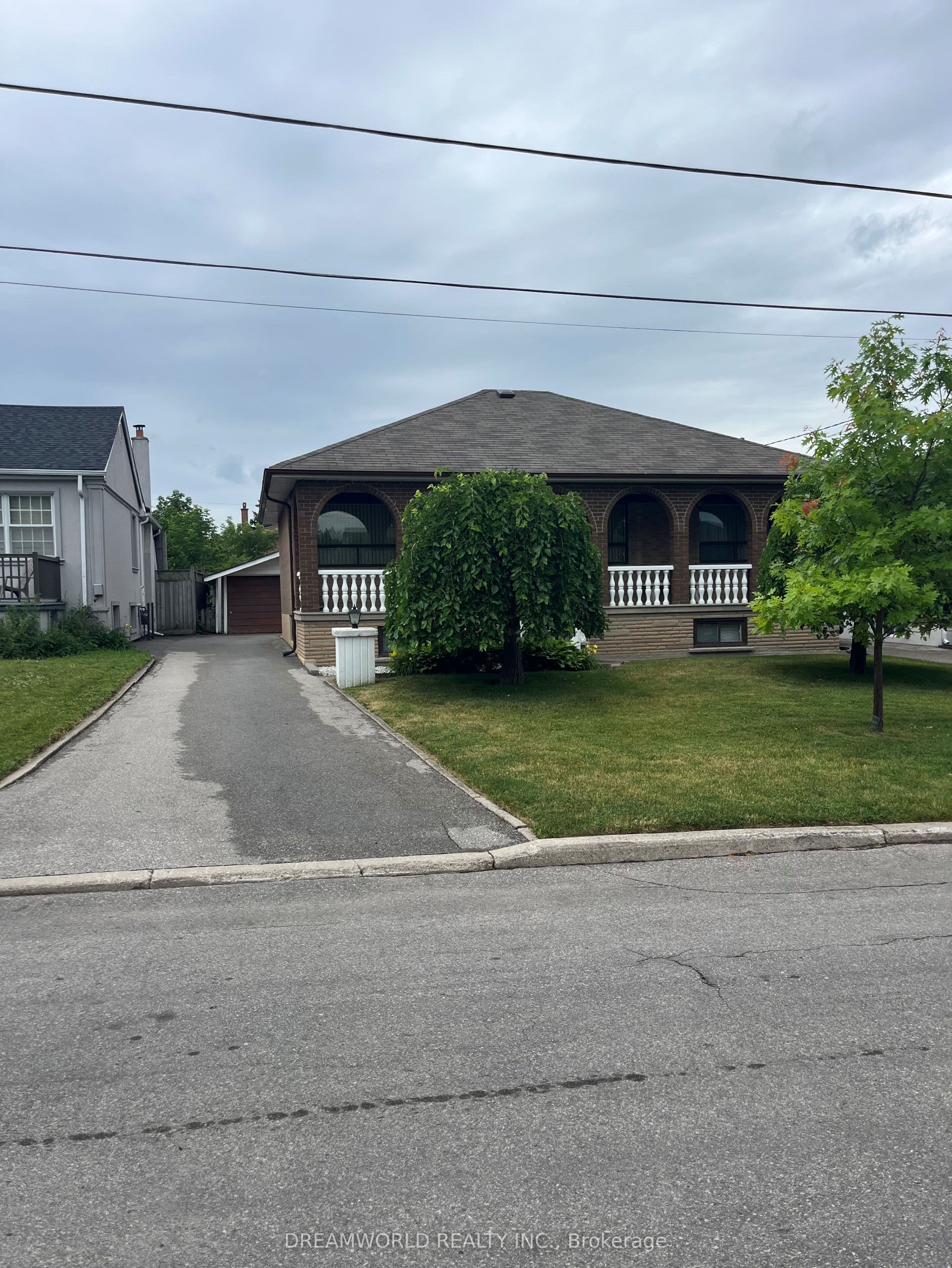 53 Compton Crescent, Toronto, ON M3M 2C3