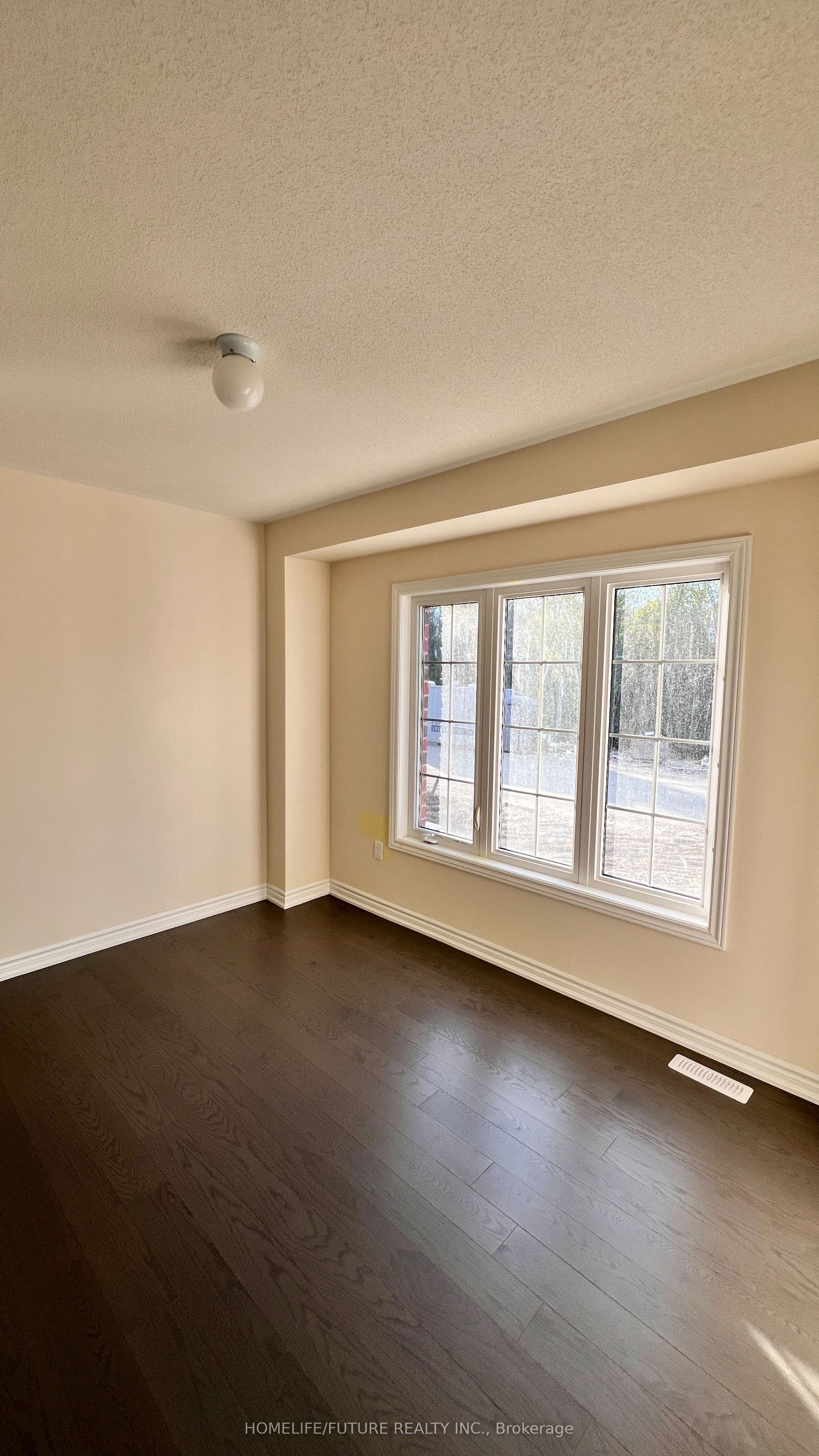 140 Cliff Thompson Court, Georgina, ON L0E 1R0
