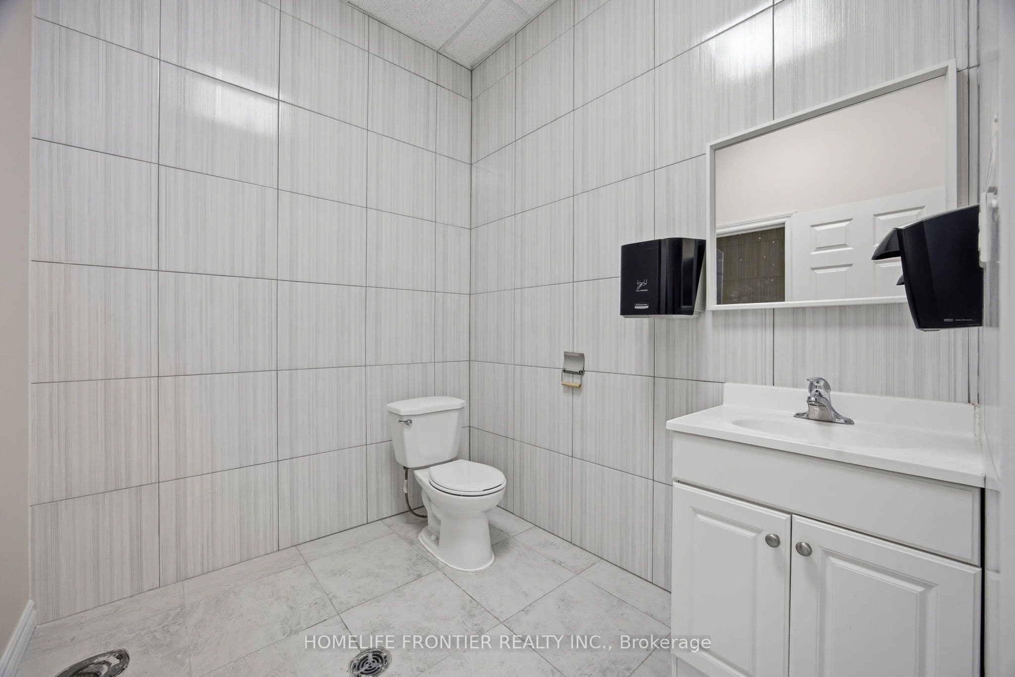 145 Royal Crest Court 14, Markham, ON L3R 9Z4