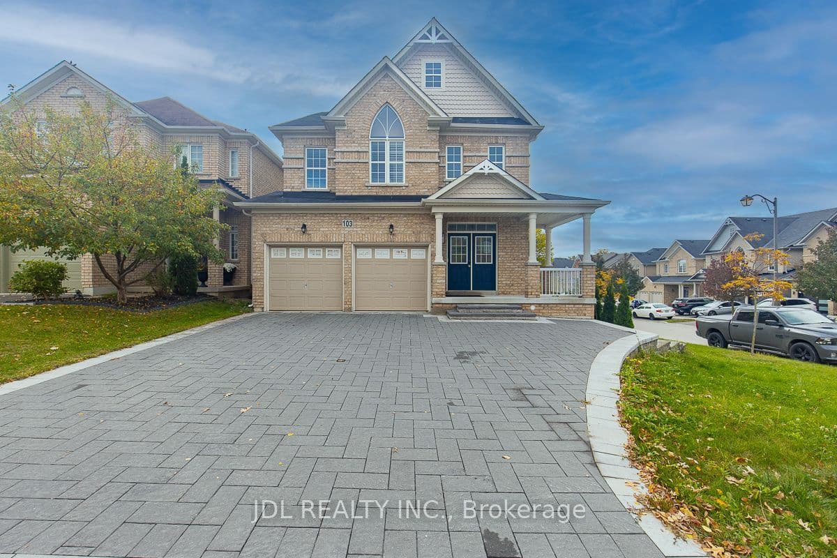 103 Herefordshire Crescent, Newmarket, ON L3X 3K8