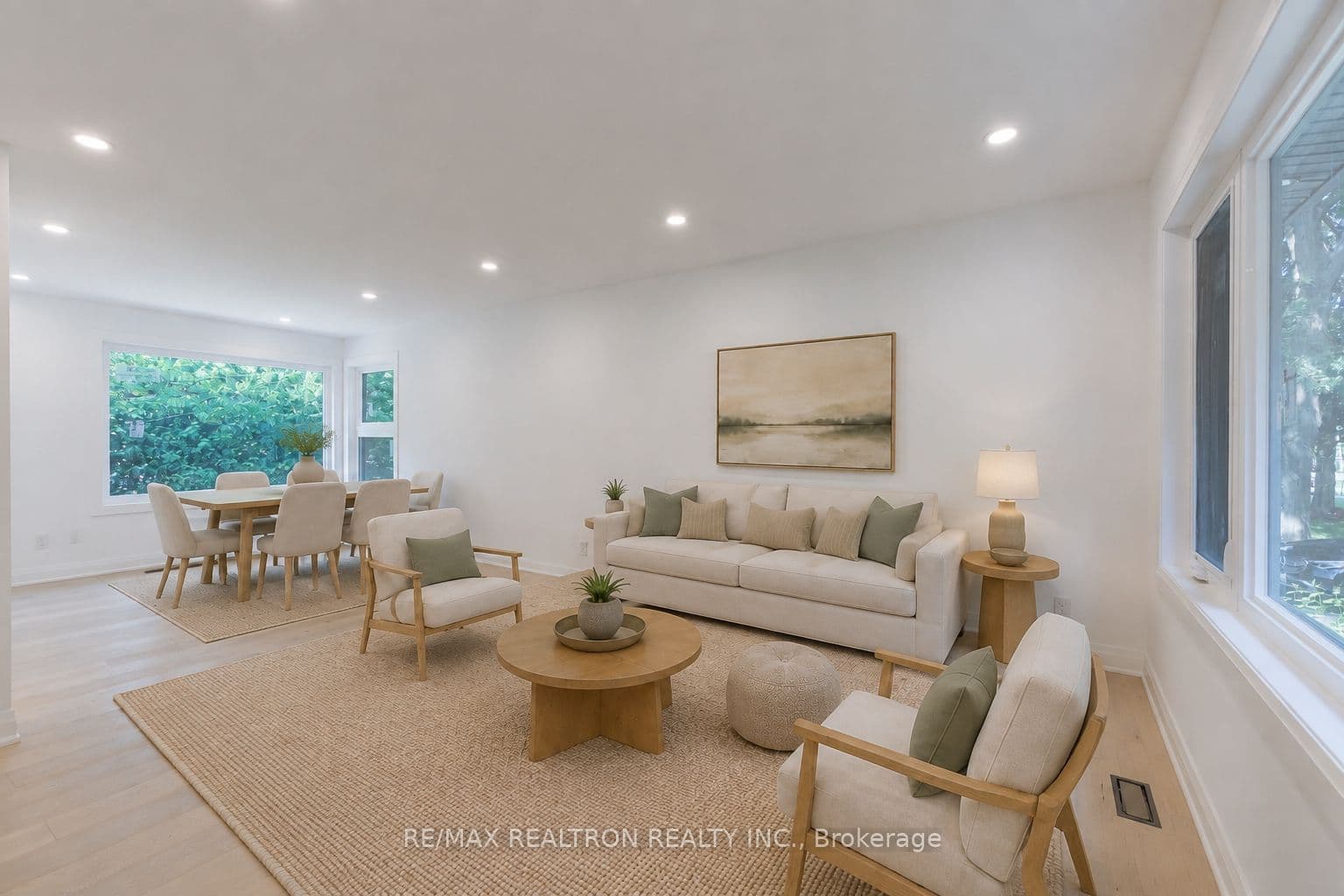 30 Morton Avenue, East Gwillimbury, ON L0G 1V0