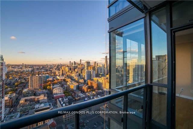 295 Adelaide Street W 4203, Toronto, ON M5V 0L4