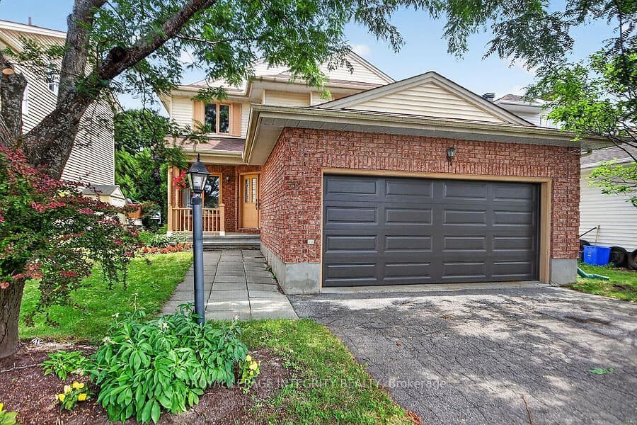 76 Saddlehorn Crescent, Kanata, ON K2M 2B1