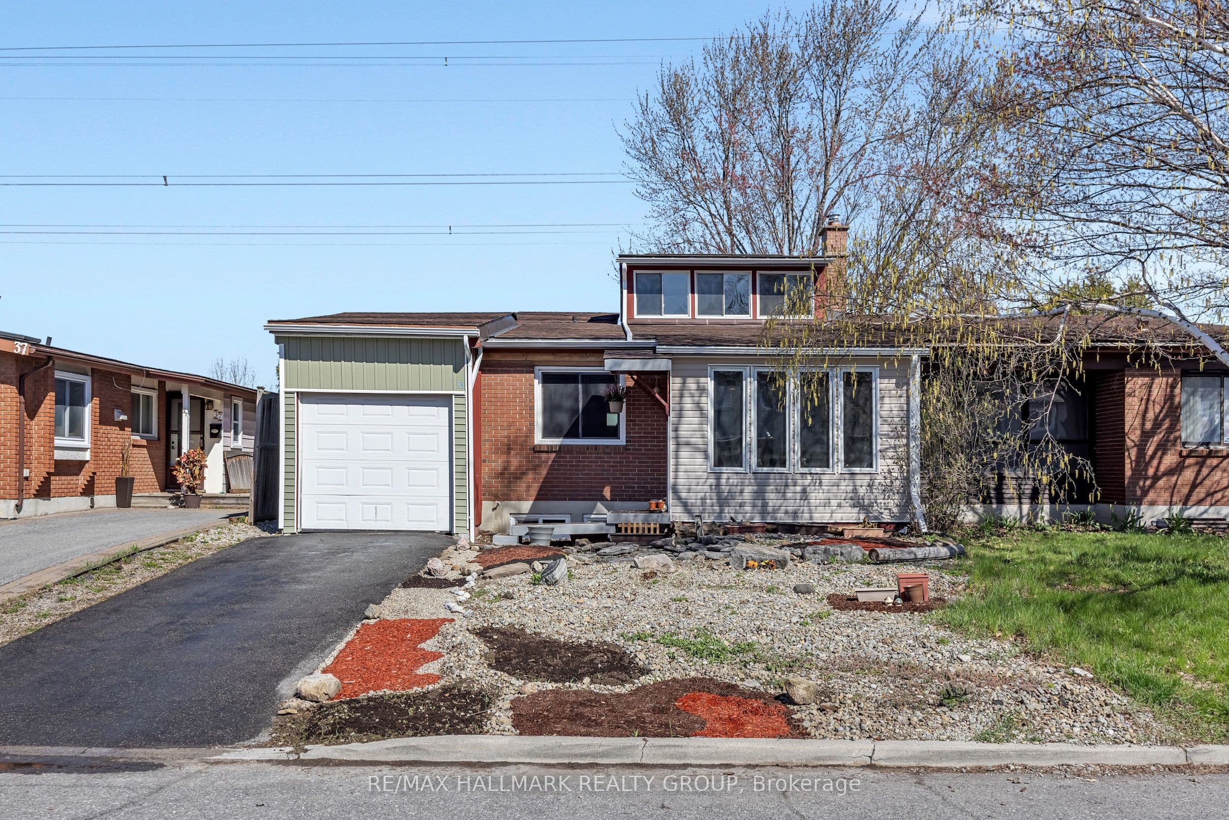 35 Benlea Drive, Tanglewood - Grenfell Glen - Pineglen, ON K2G 4A3