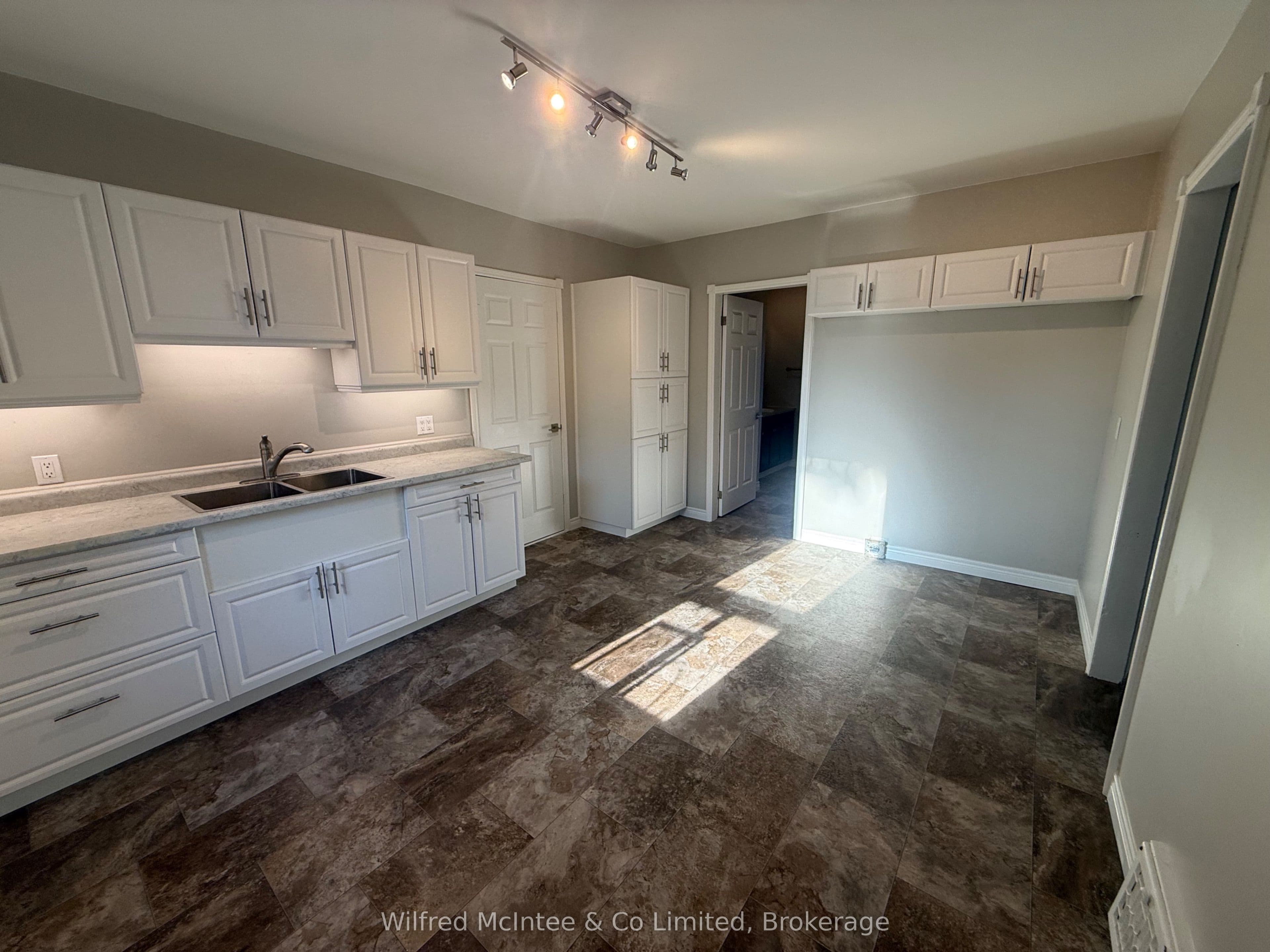 470 11th Street, Hanover, ON N4N 1T1