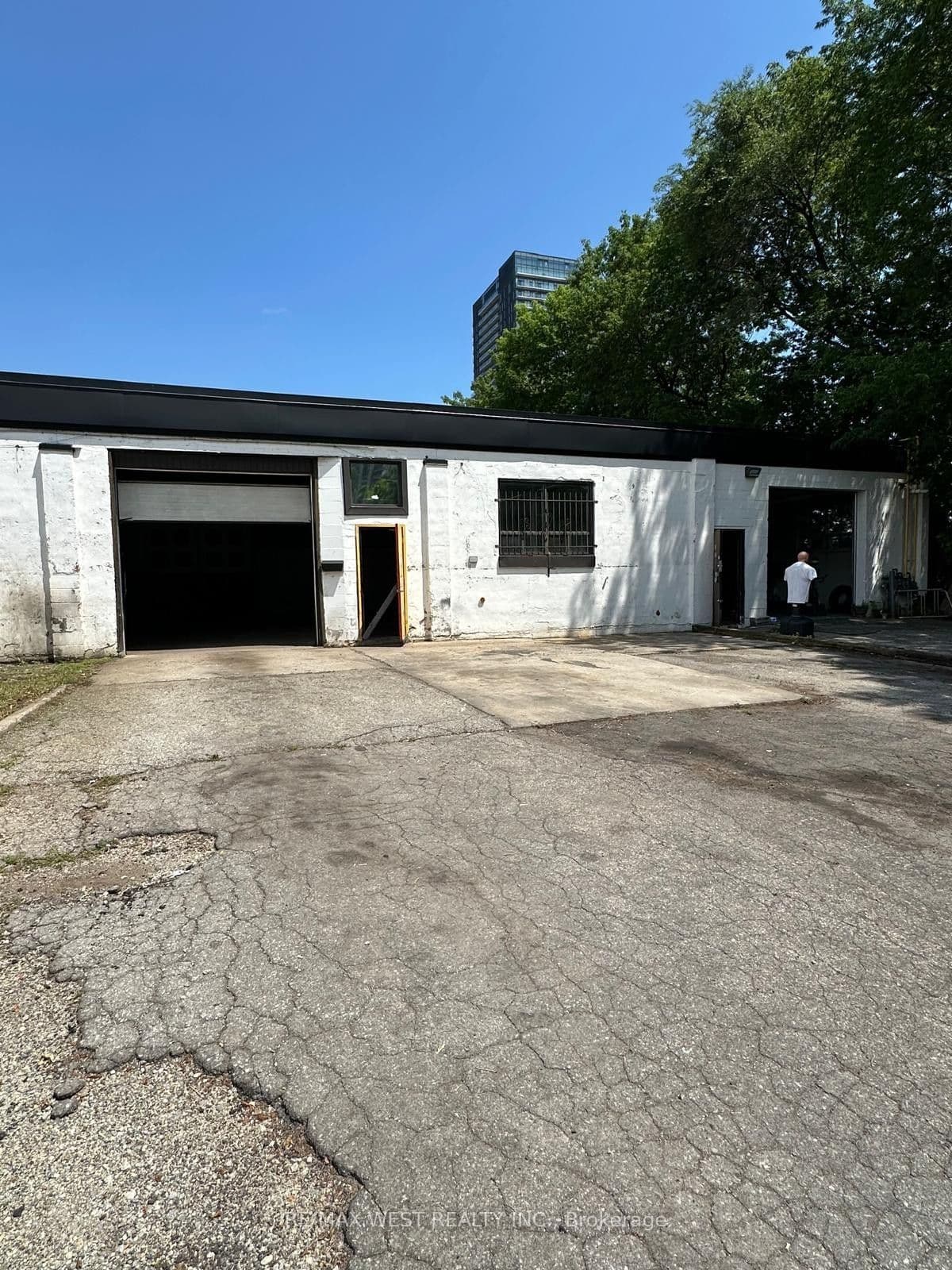 801 St Clarens Avenue 1, Toronto, ON M6H 3X4