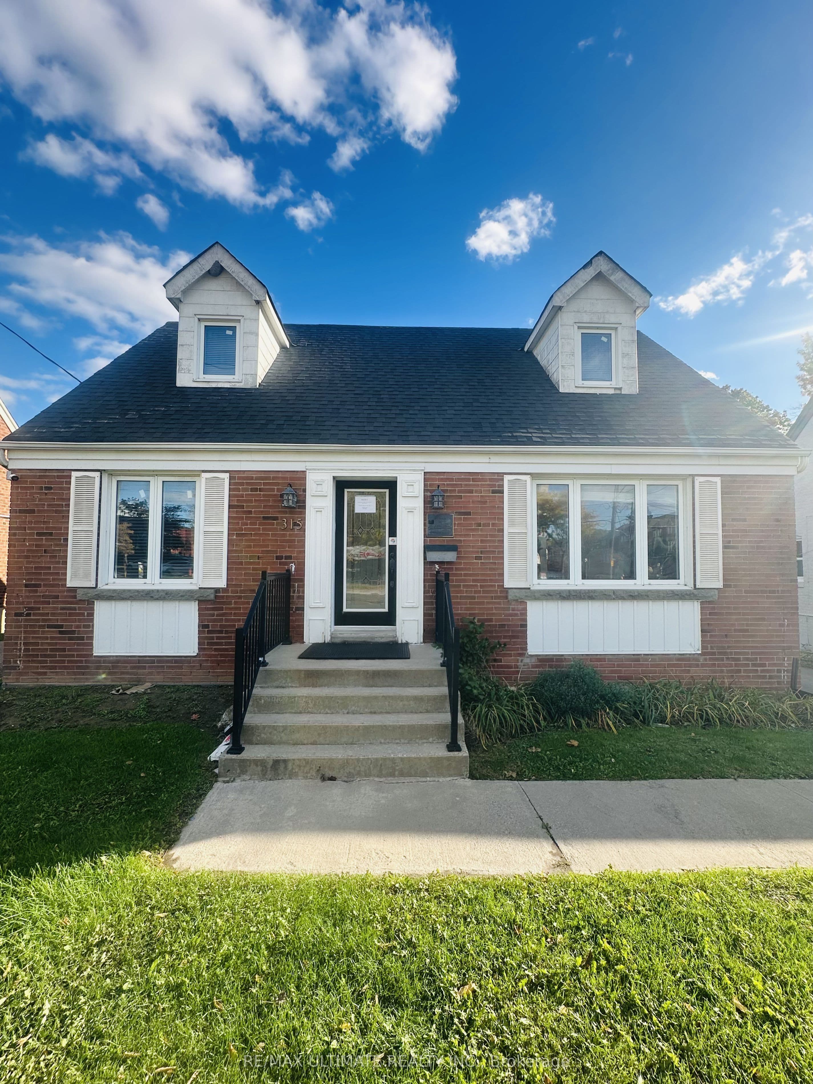 315 Sheppard Avenue E, Toronto, ON M2N 3B3