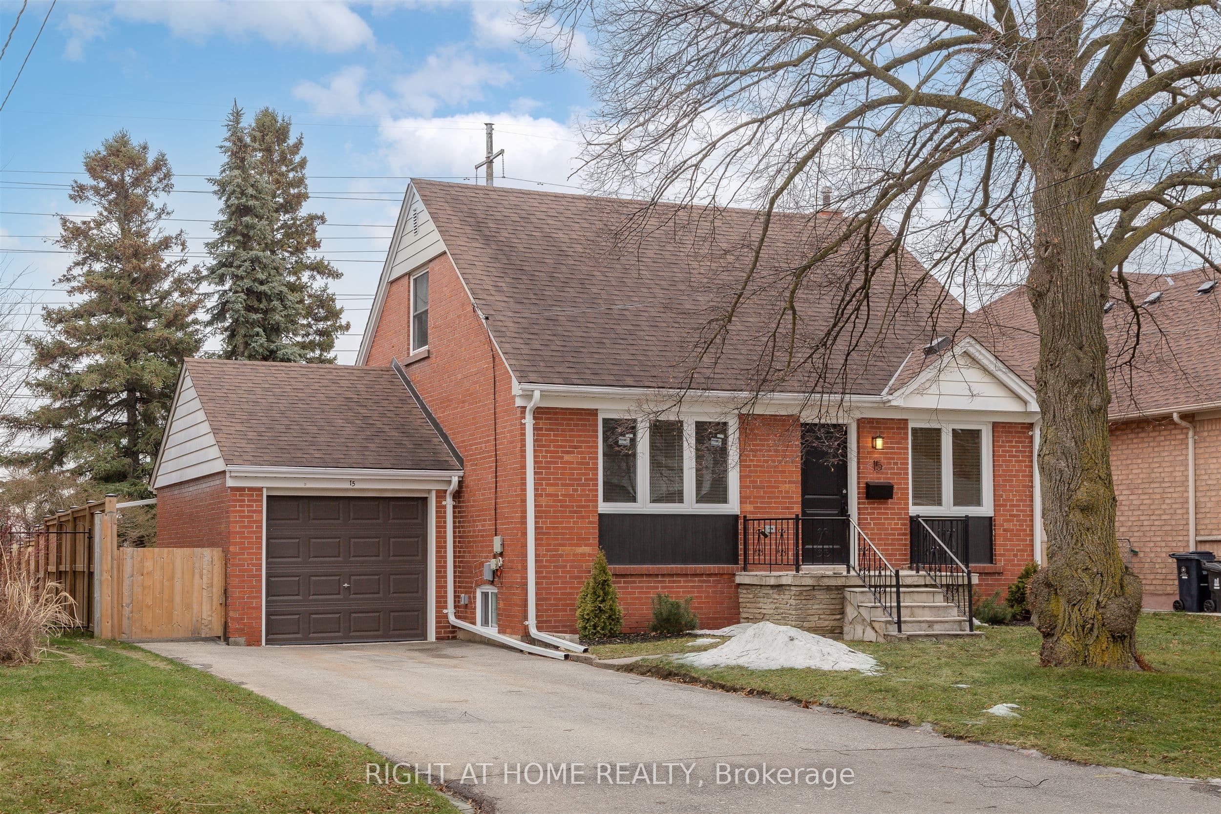 15 Elford Boulevard, Toronto, ON M8Z 2L3