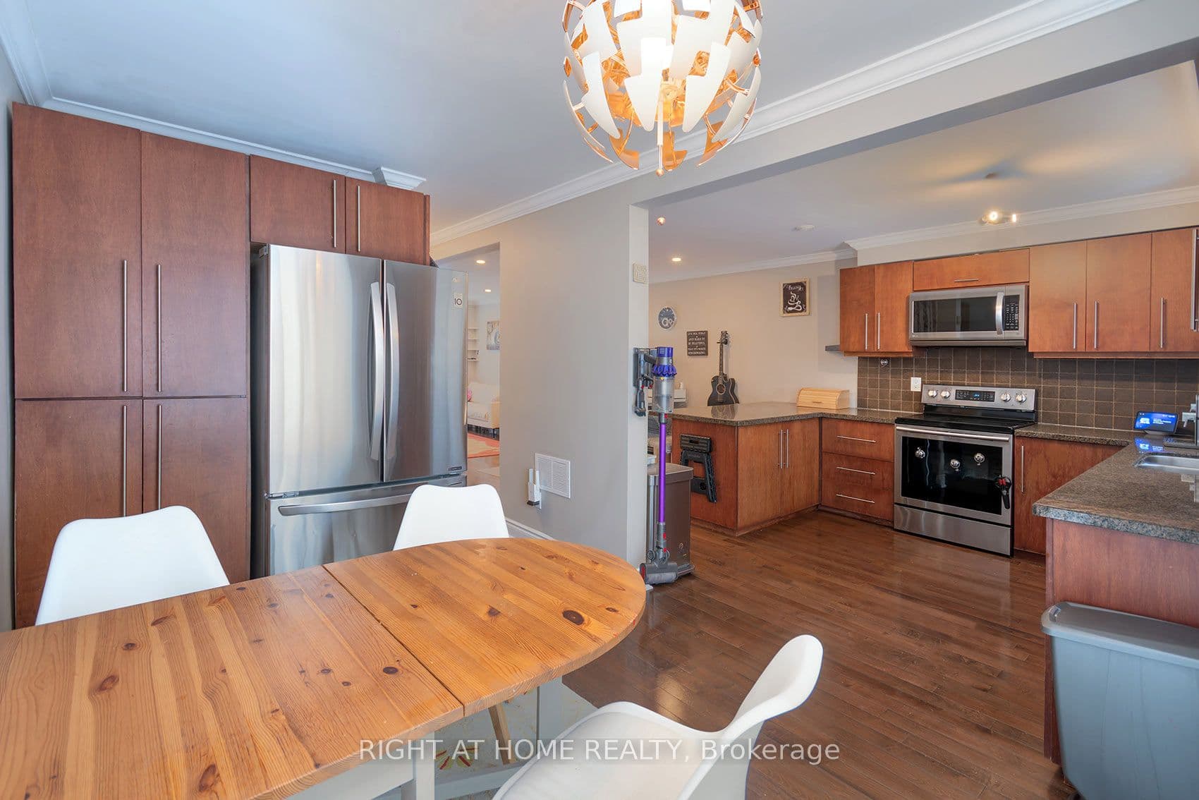 67 Willows Lane, Ajax, ON L1S 6E7
