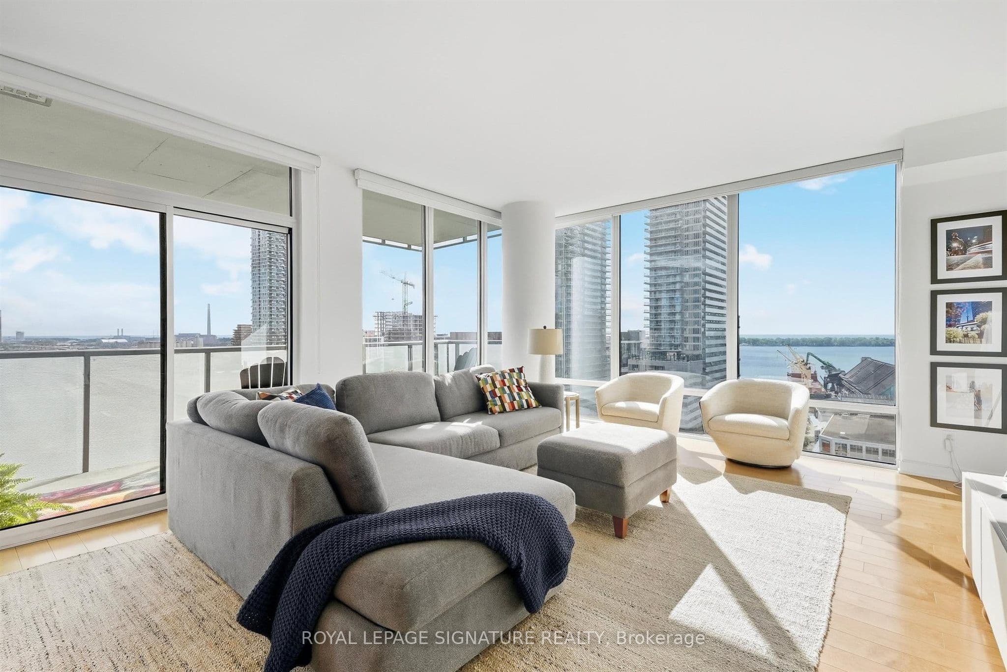 1 Market Street 1611, Toronto, ON M5E 0A2