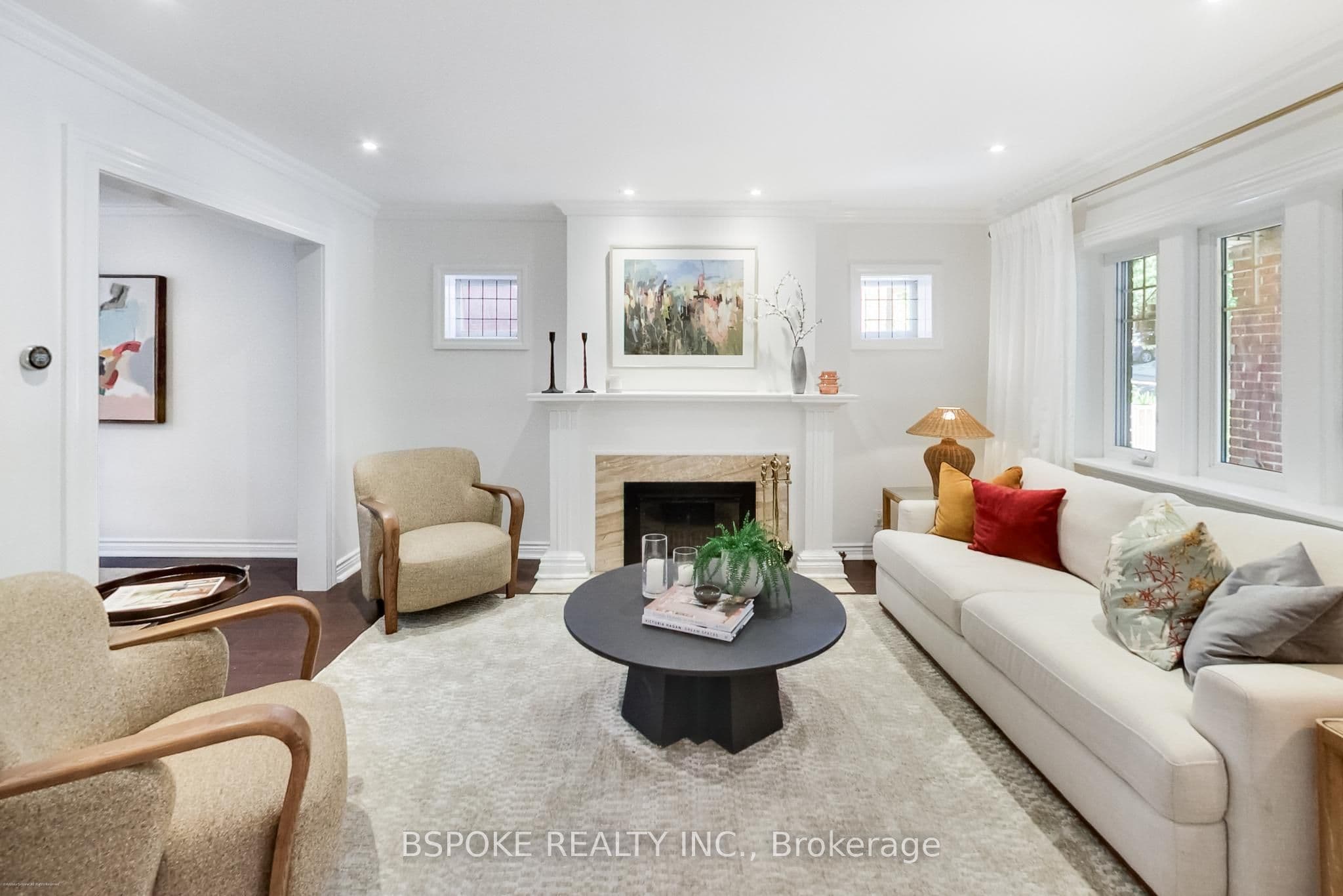 214 Gainsborough Road, Toronto, ON M4L 3C6