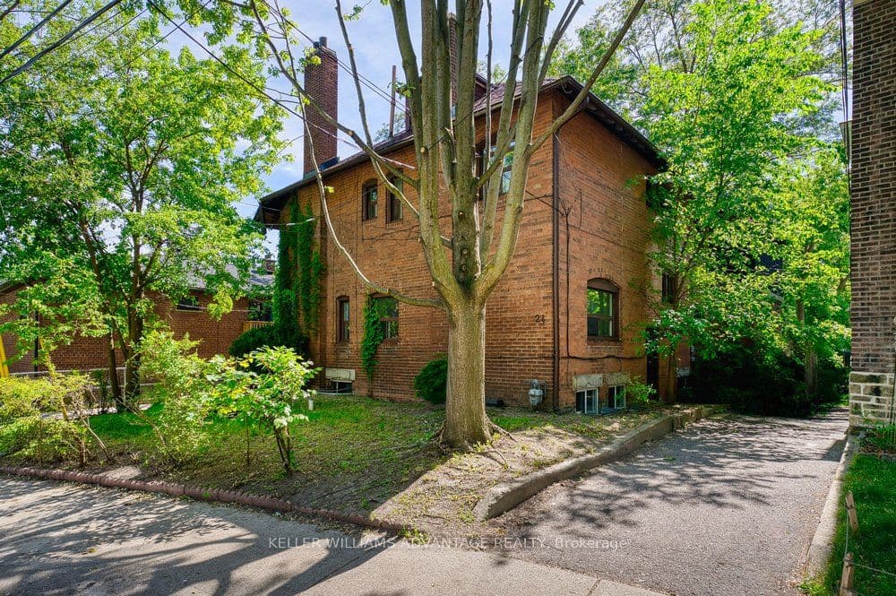 24 Indian Road Crescent, Toronto, ON M6P 2G1