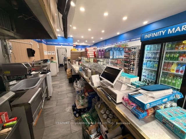 1986 Bloor Street W, Toronto, ON M6P 3K9
