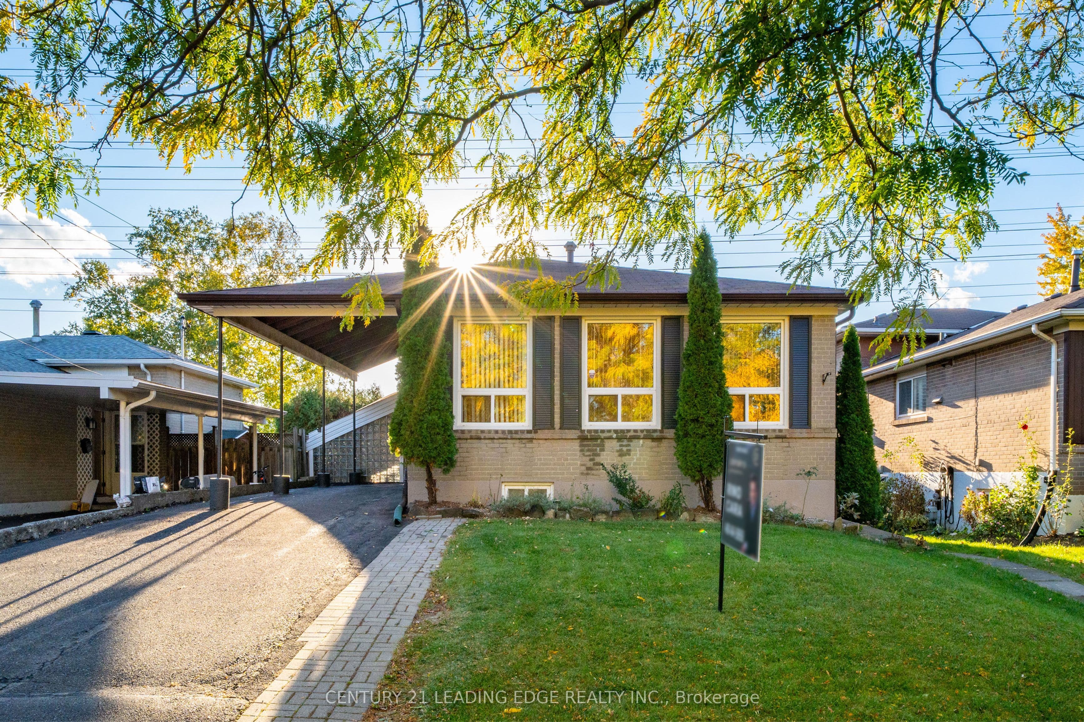 63 Mercury Road, Toronto, ON M9W 3H4