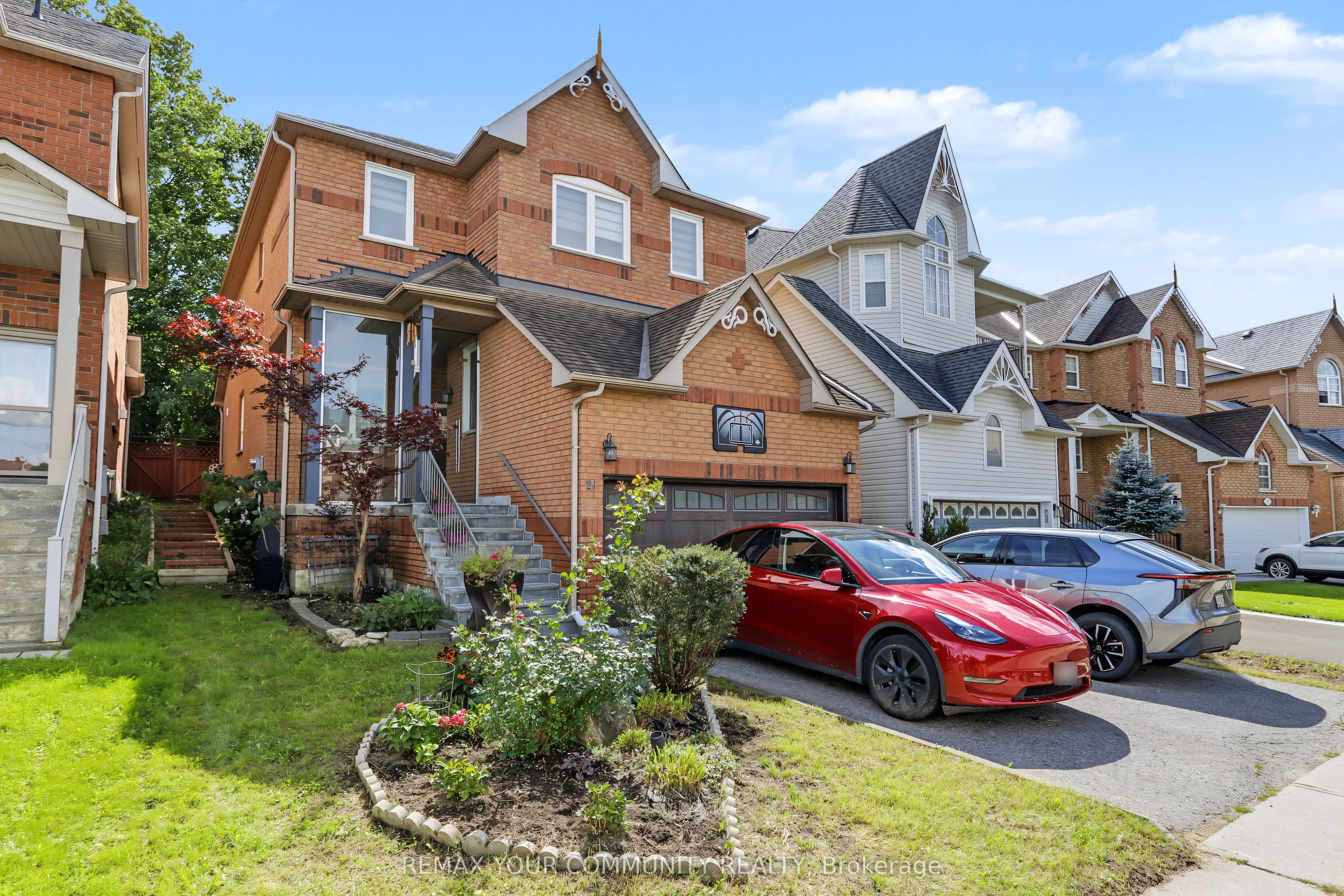 21 English Oak Drive, Richmond Hill, ON L4E 3W1