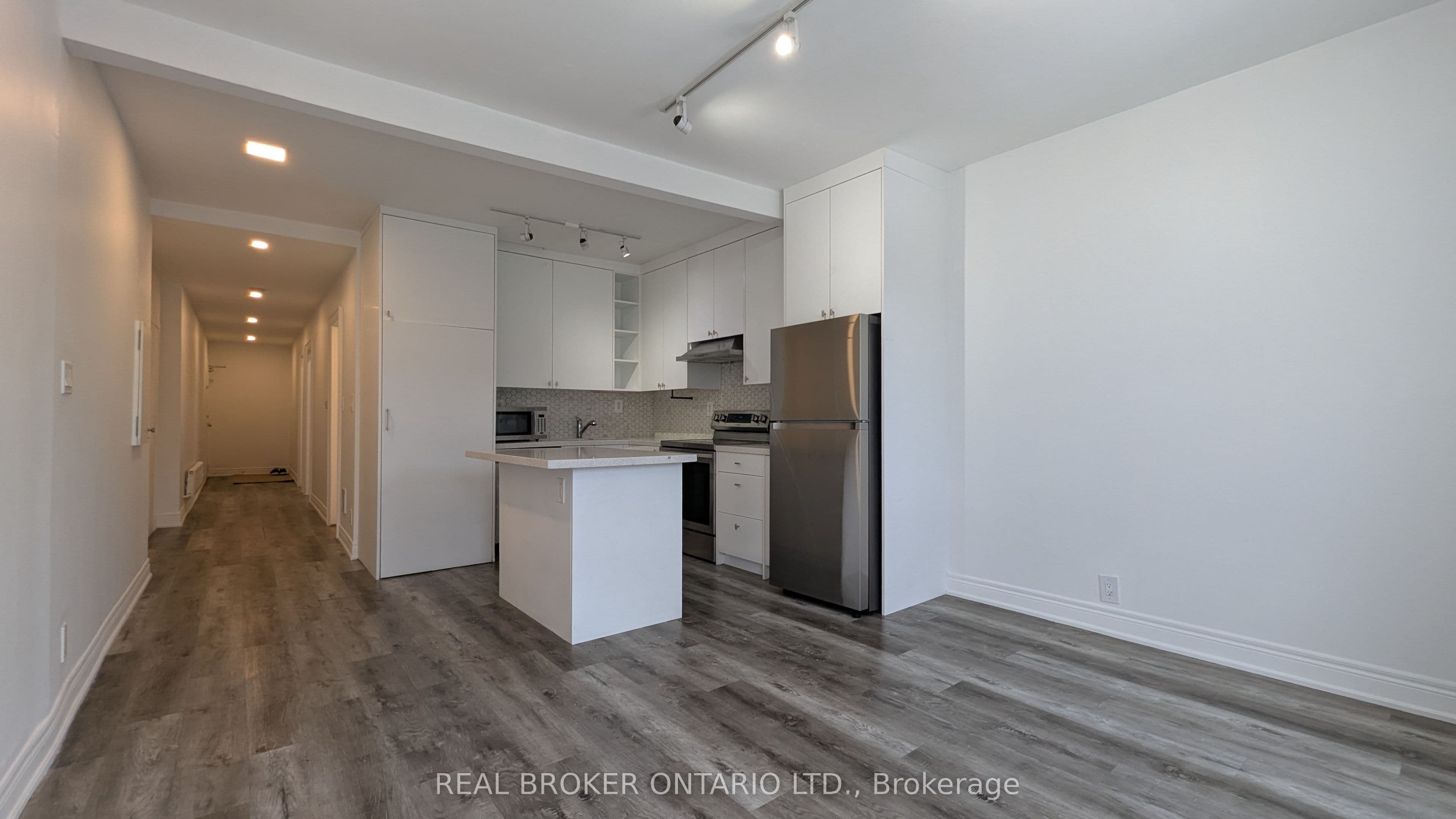 2199 Gerrard Street E 4, Toronto, ON M4E 2C6